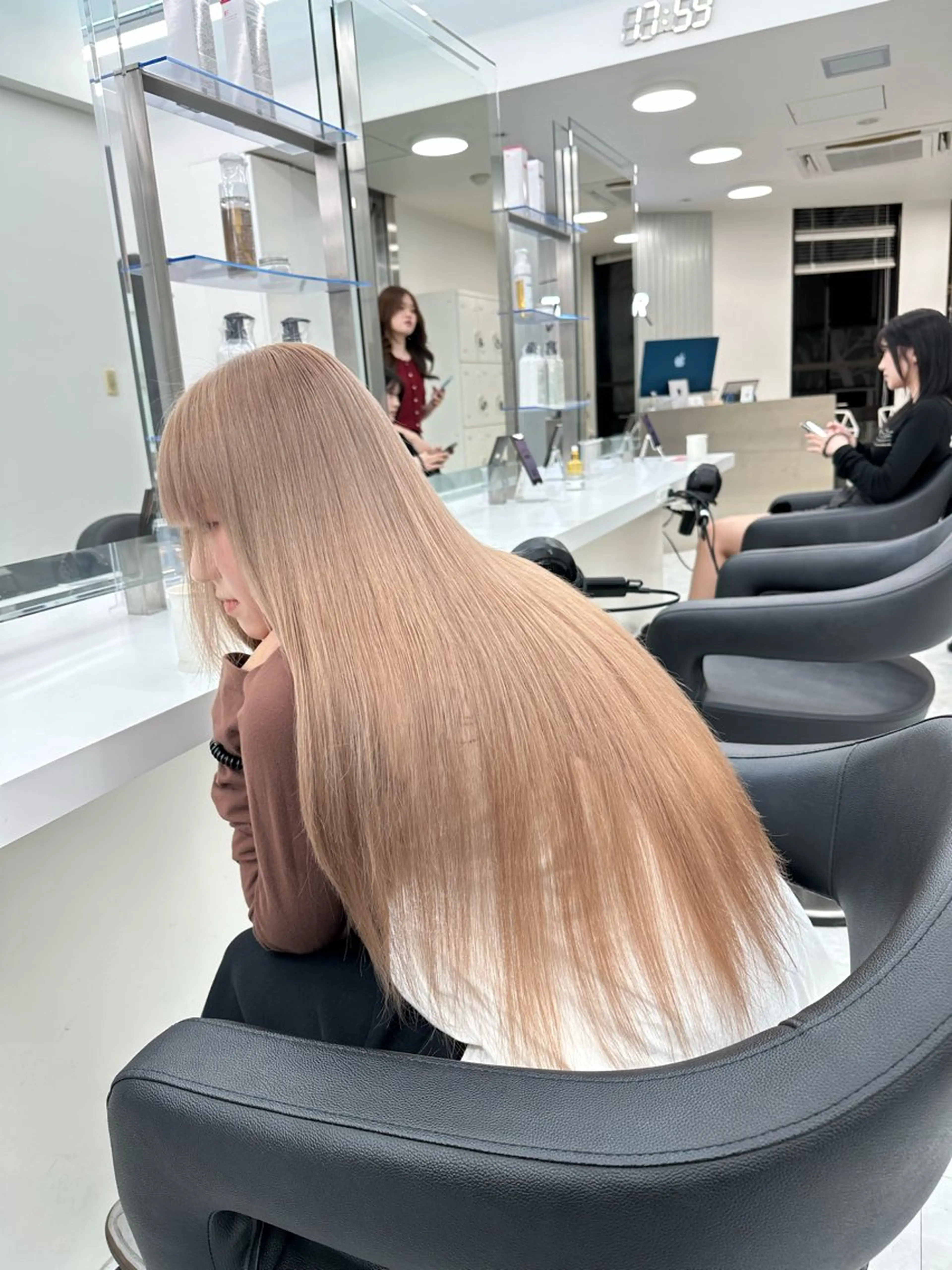 カラー ヘアカラー 🌛ハイトーン/ ブロンド🩶MANAのヘアスタイル