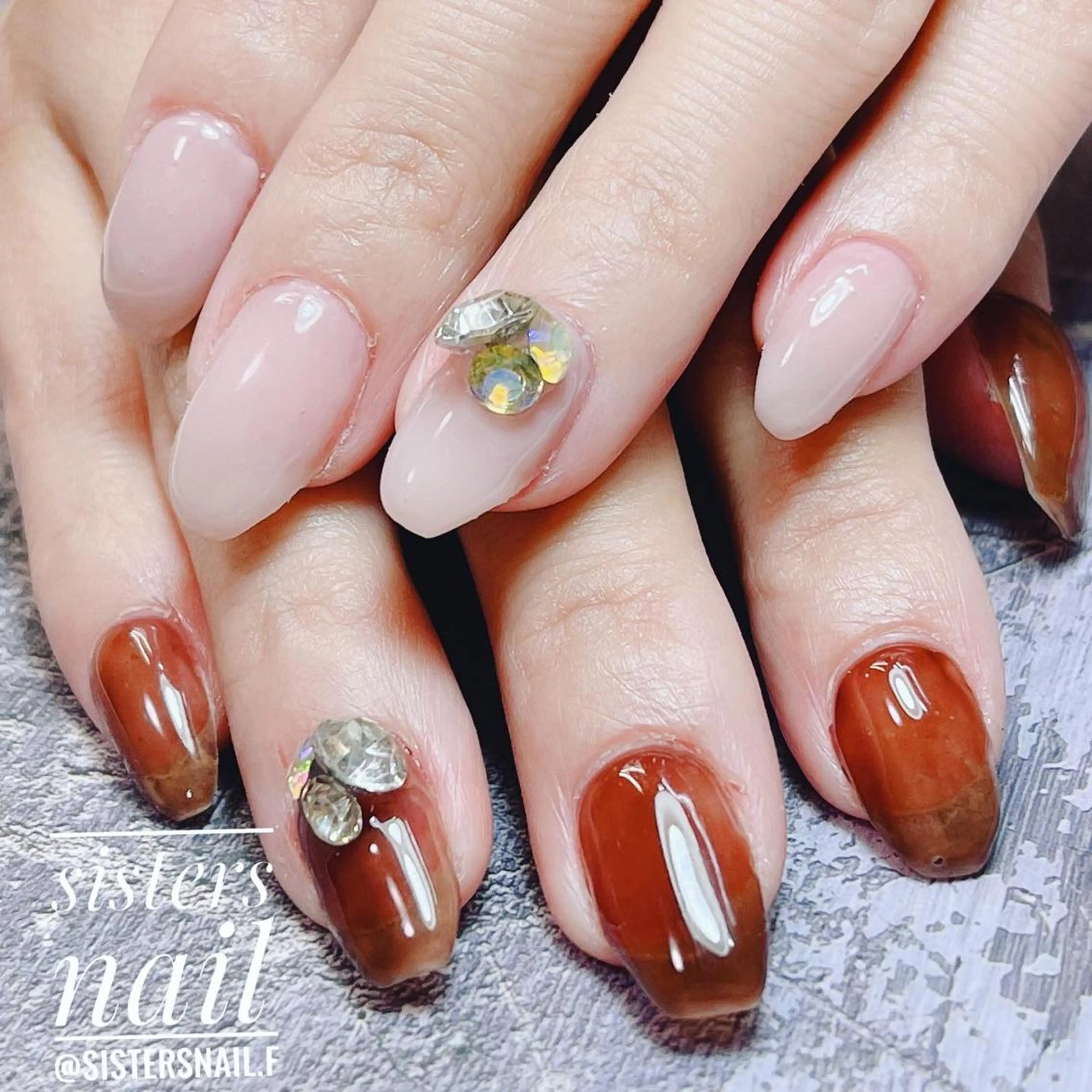 ネイル アートネイル ブラウン カジュアル ショートネイル スクエアネイル sisters nail.fのネイルデザイン