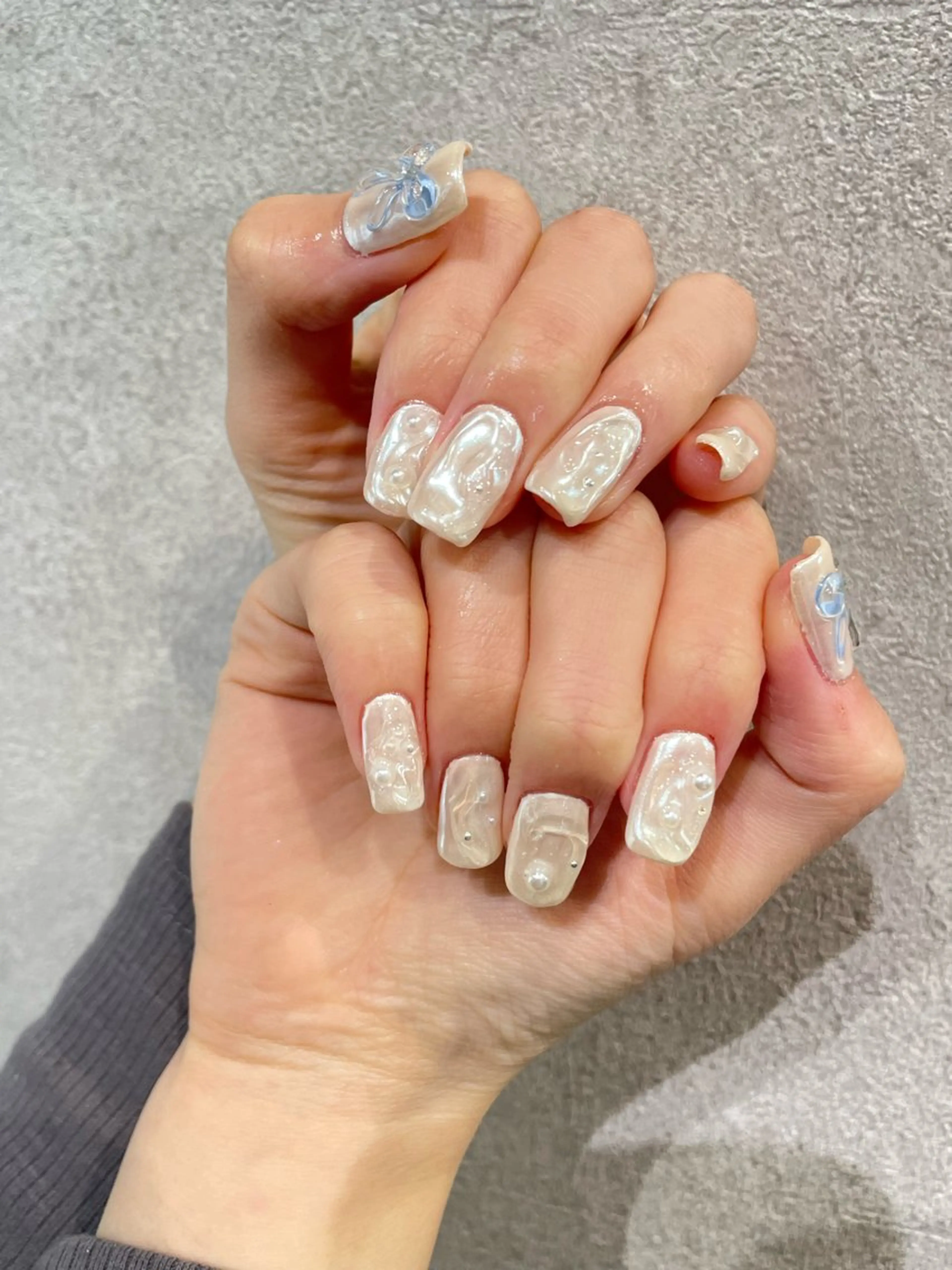 ネイル ホワイト ハンドネイル ナチュラル透明感🌱 小山美樹子のヘアスタイル