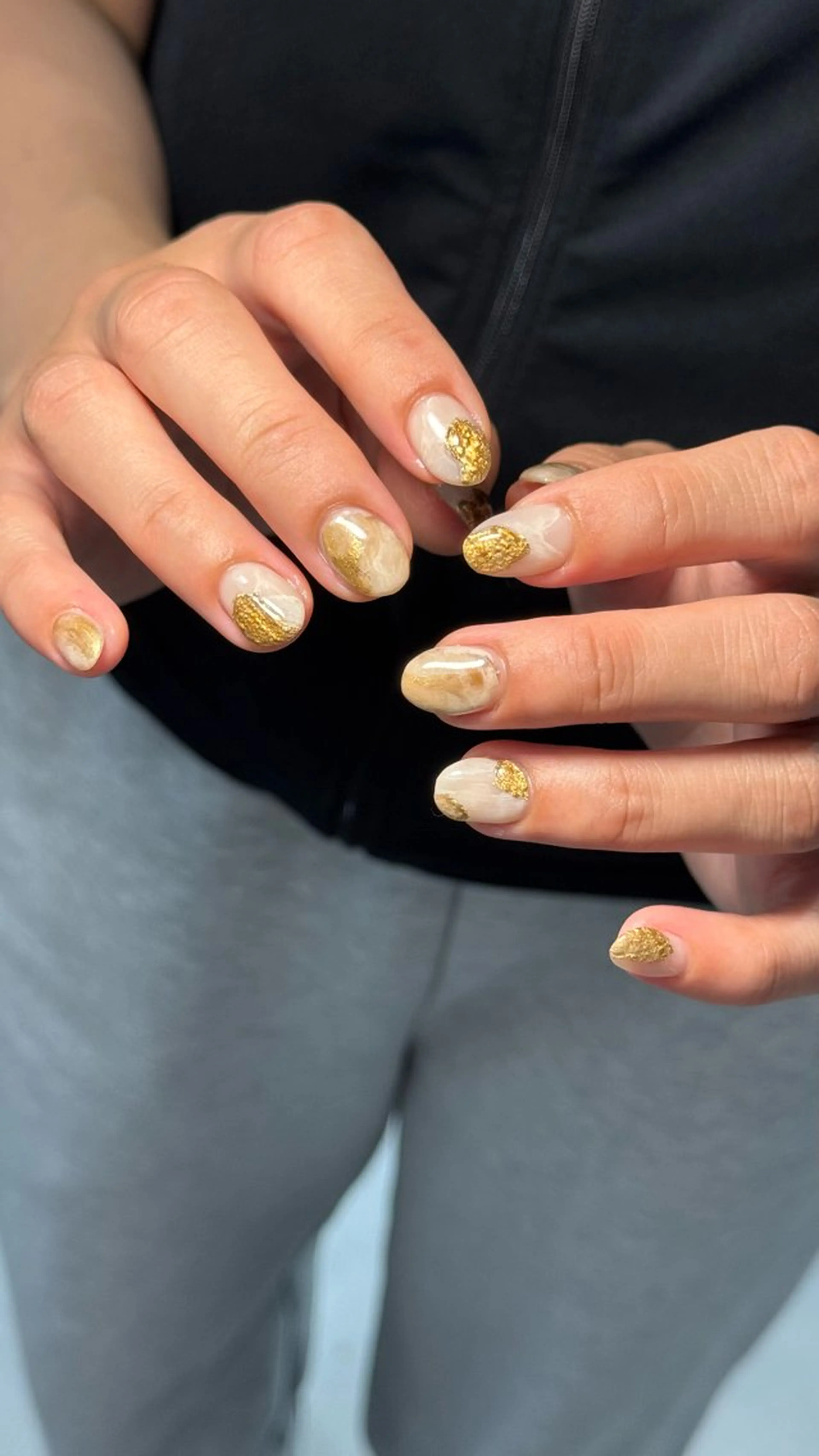 ネイル ゴールド ニュアンスネイル ホワイト ハンドネイル Momoka ネイリスト福岡/薬院のネイルデザイン