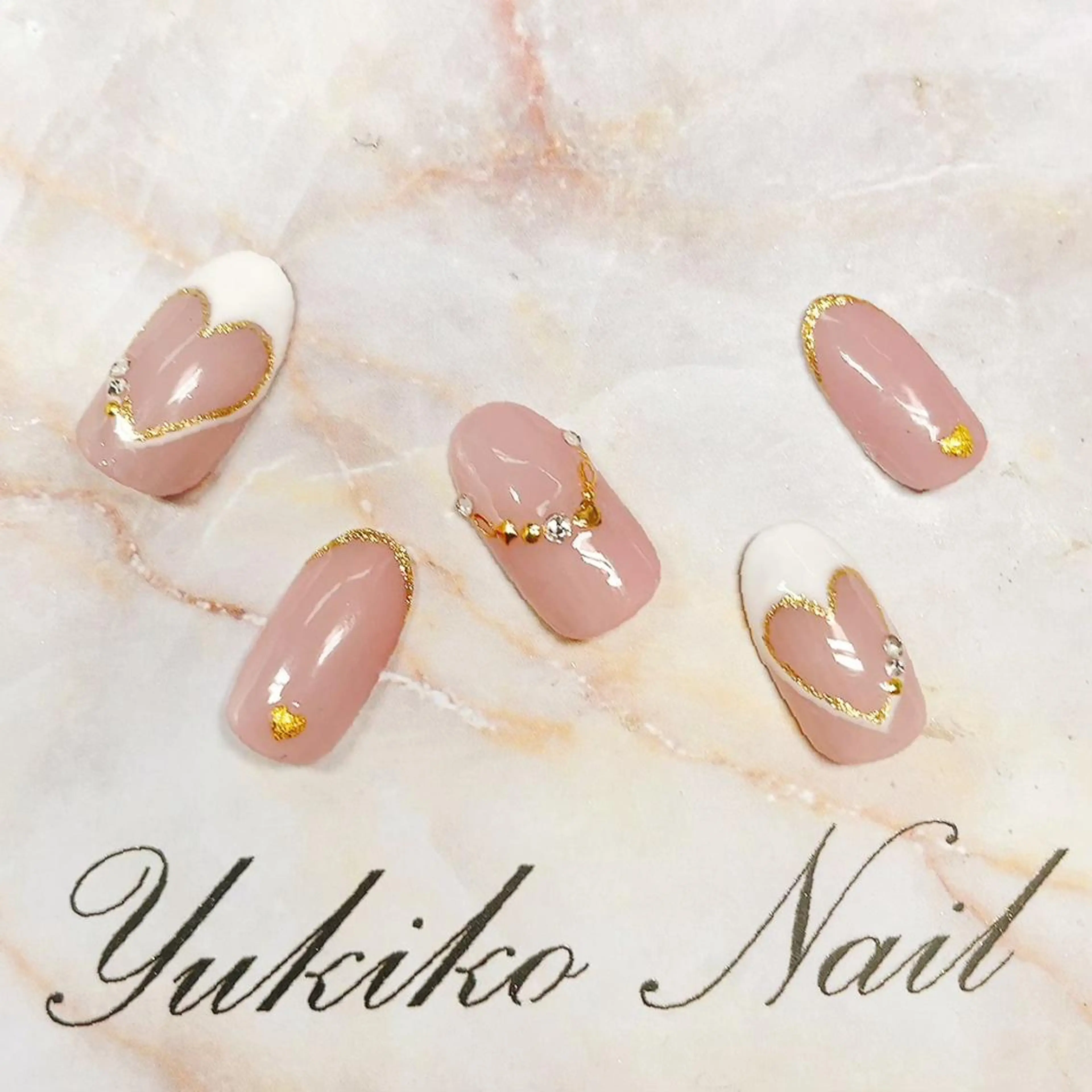 ネイル フレンチネイル ハート バレンタイン 冬ネイル ハンドネイル ユキコ ネイルのネイルデザイン