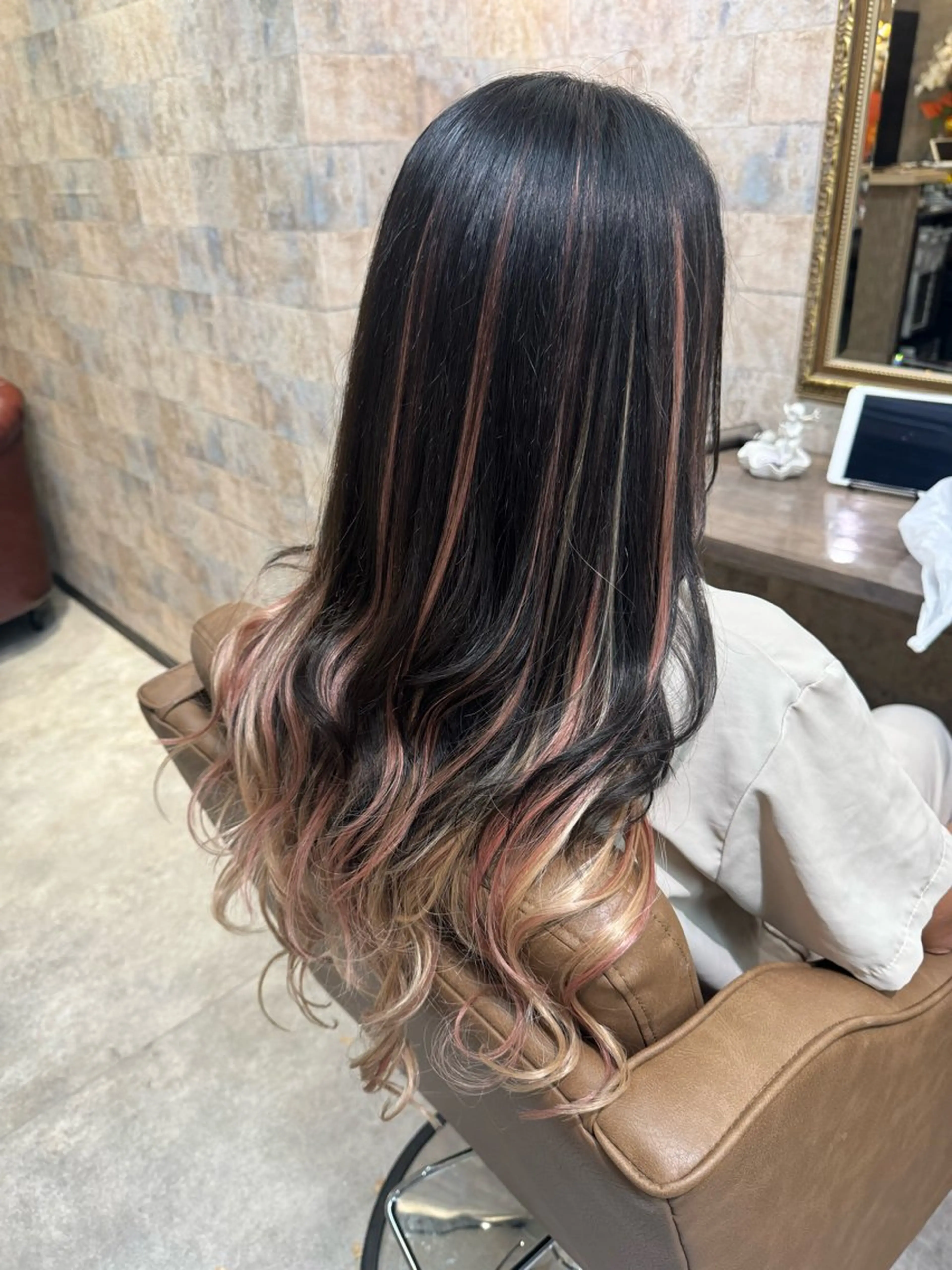 ミディアム ヘアカラー エクステ 土屋朱理/ ハイトーンカラーのヘアスタイル