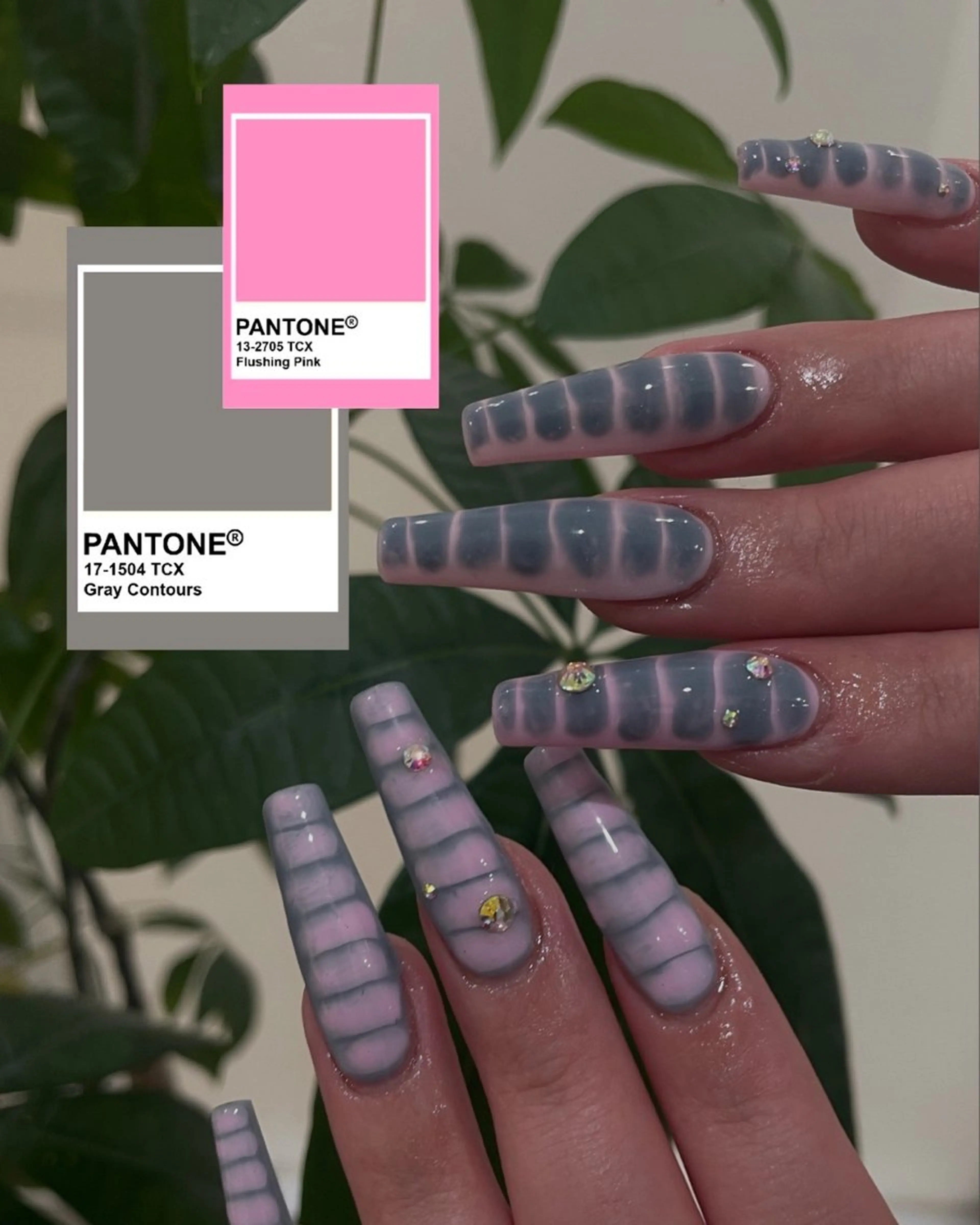 ネイル GO TODAY シェアサロン 渋谷Amiu店所属・渋谷ネイル🎀 y2k/海外ネイルのネイルデザイン