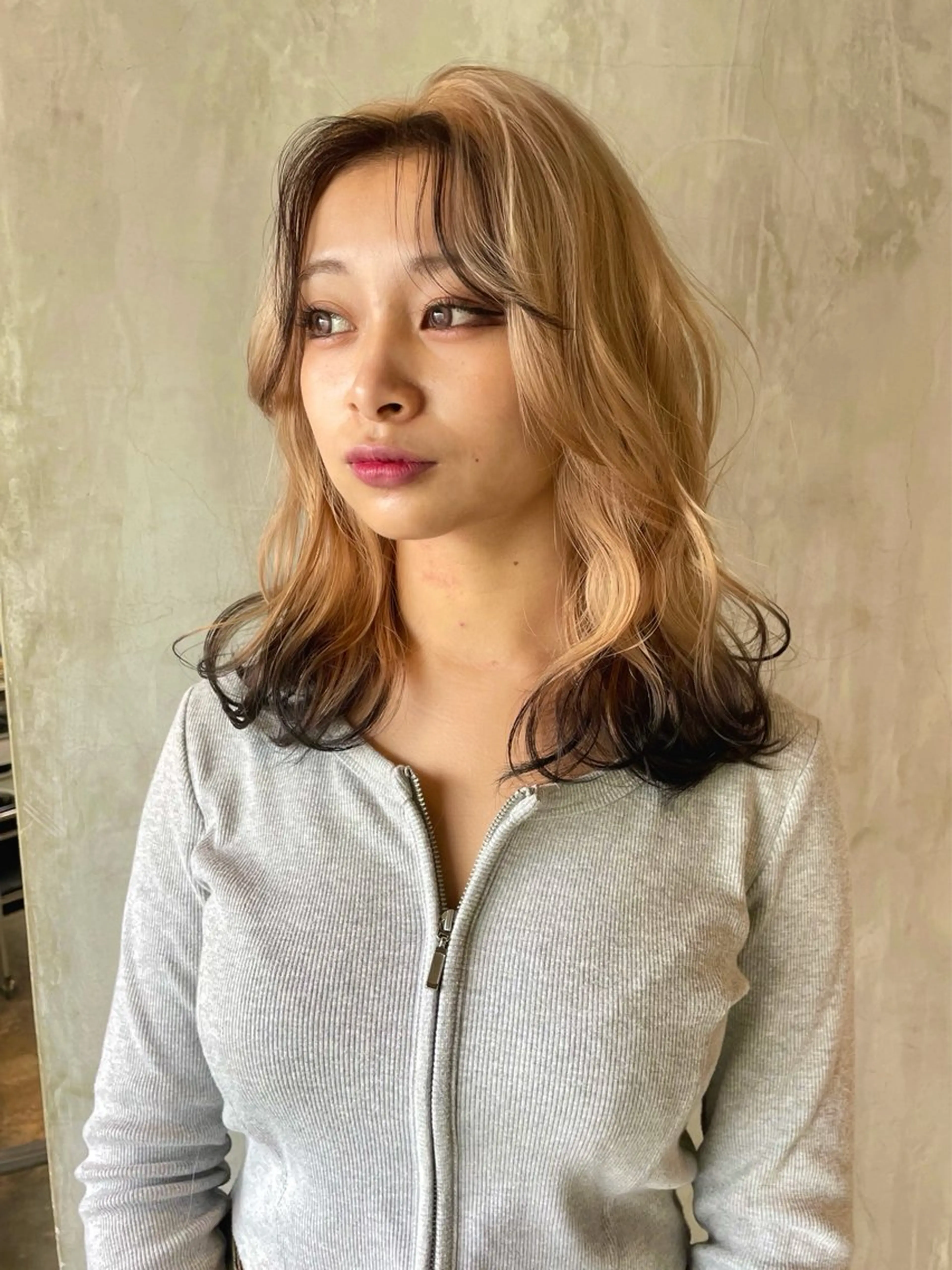 ミディアム ヘアカラー 横山 奈央のヘアスタイル