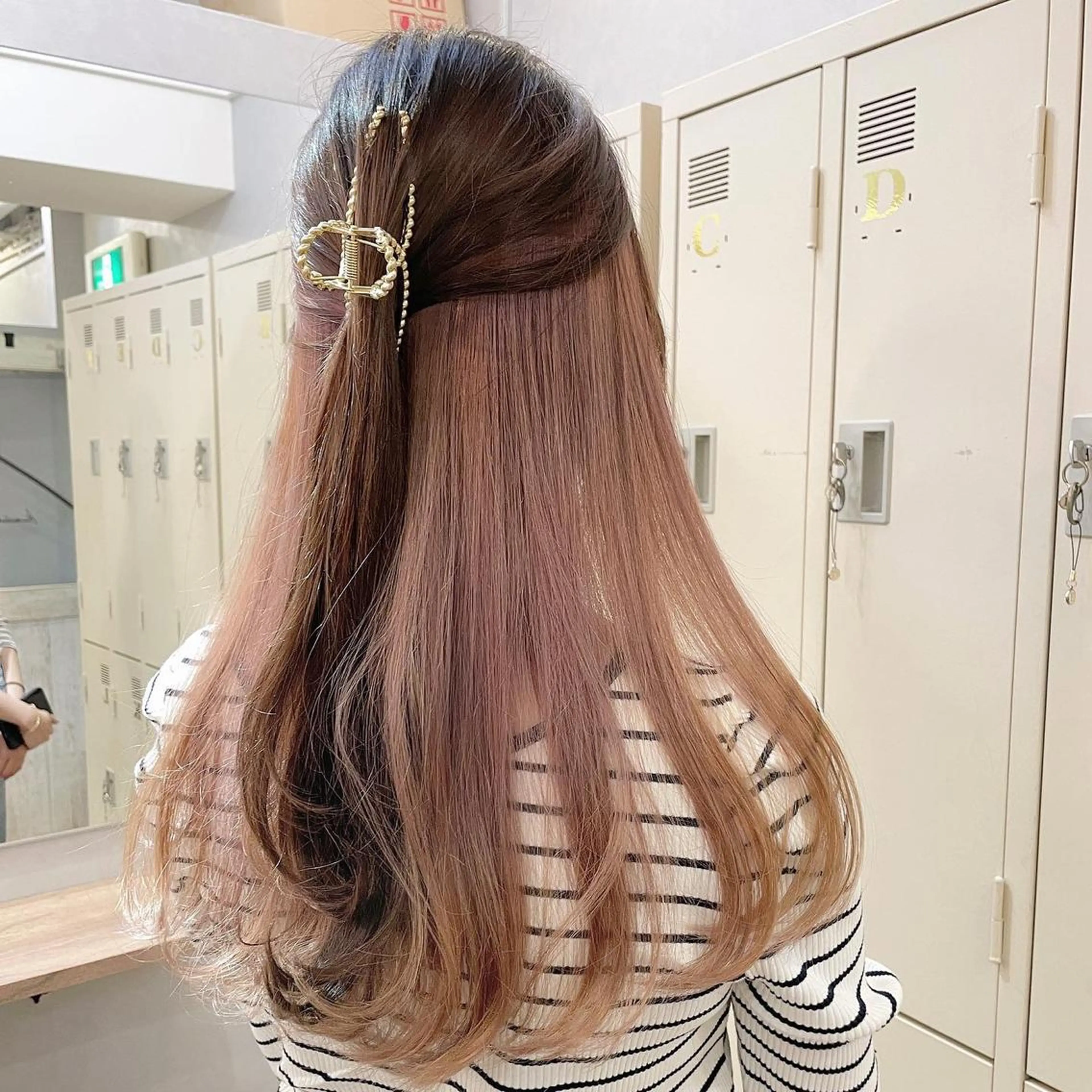 セミロング カラー SALOWIN 新宿三丁目EAST所属・韓国レイヤー🇰🇷 layercut✂️のヘアスタイル