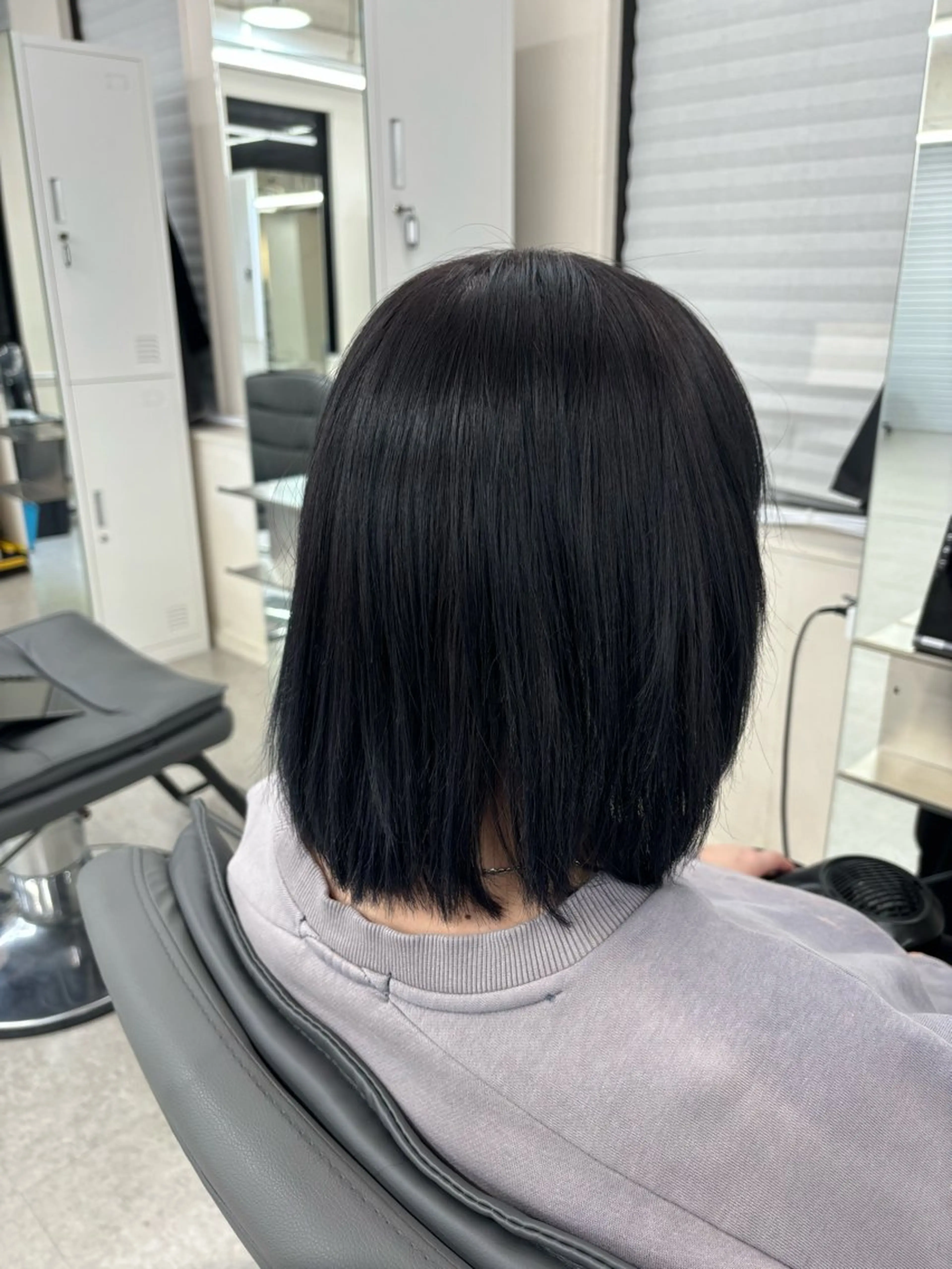 ミディアム 腰越 麻奈のヘアスタイル