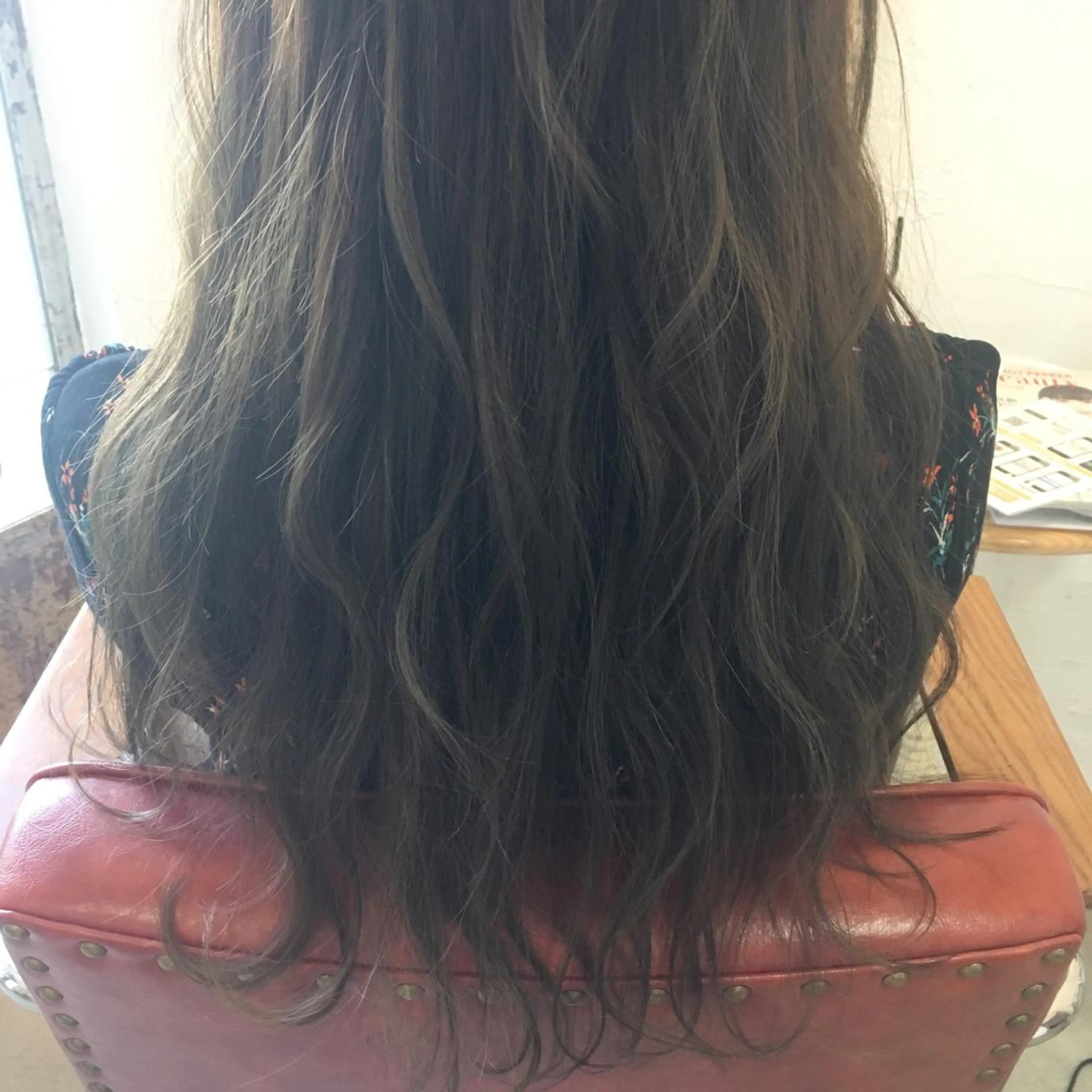 ロング カラー グラデーションカラー イルミナカラー fio マナミのヘアスタイル