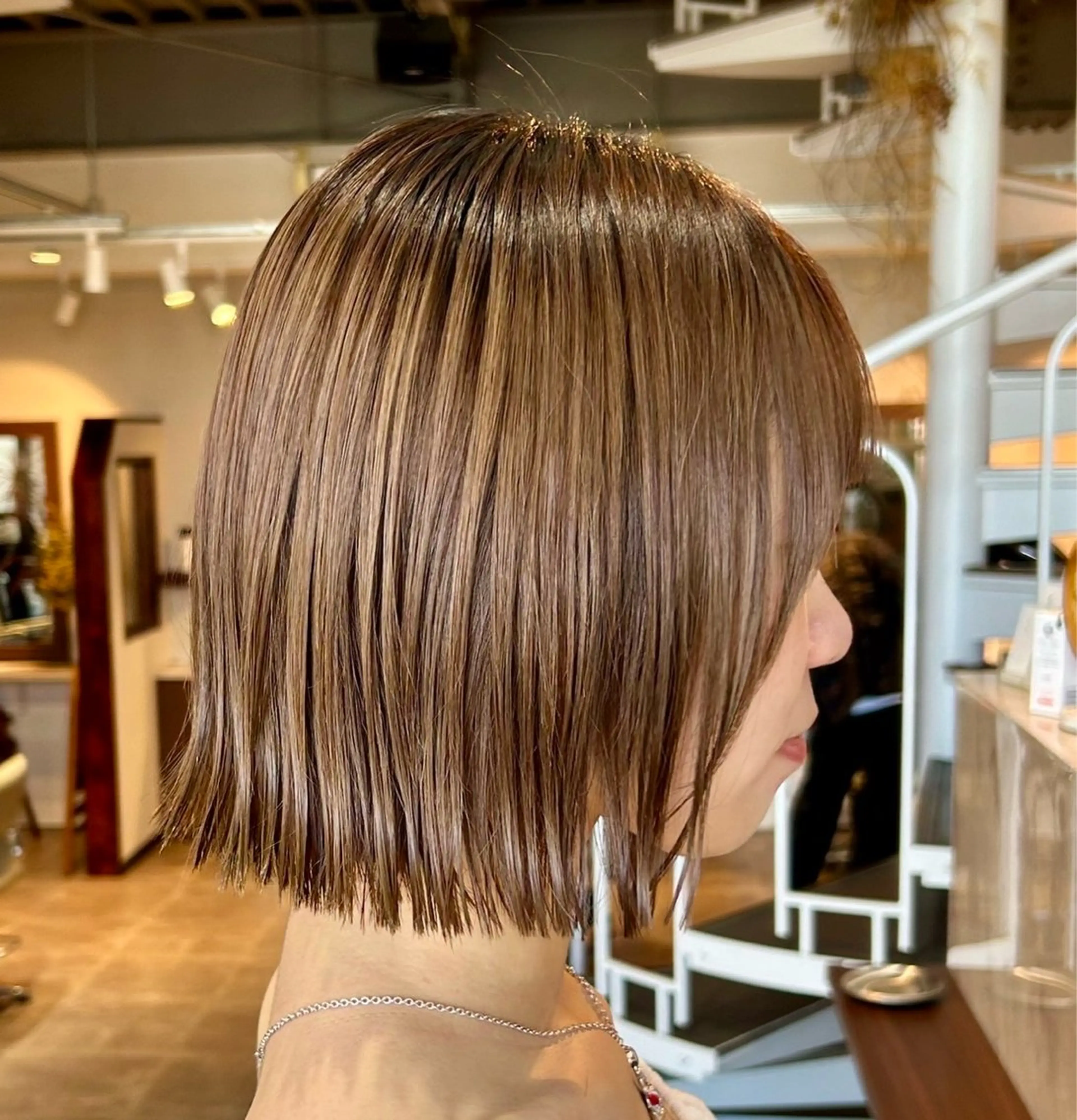 ミディアム 襟川 彩奈のヘアスタイル