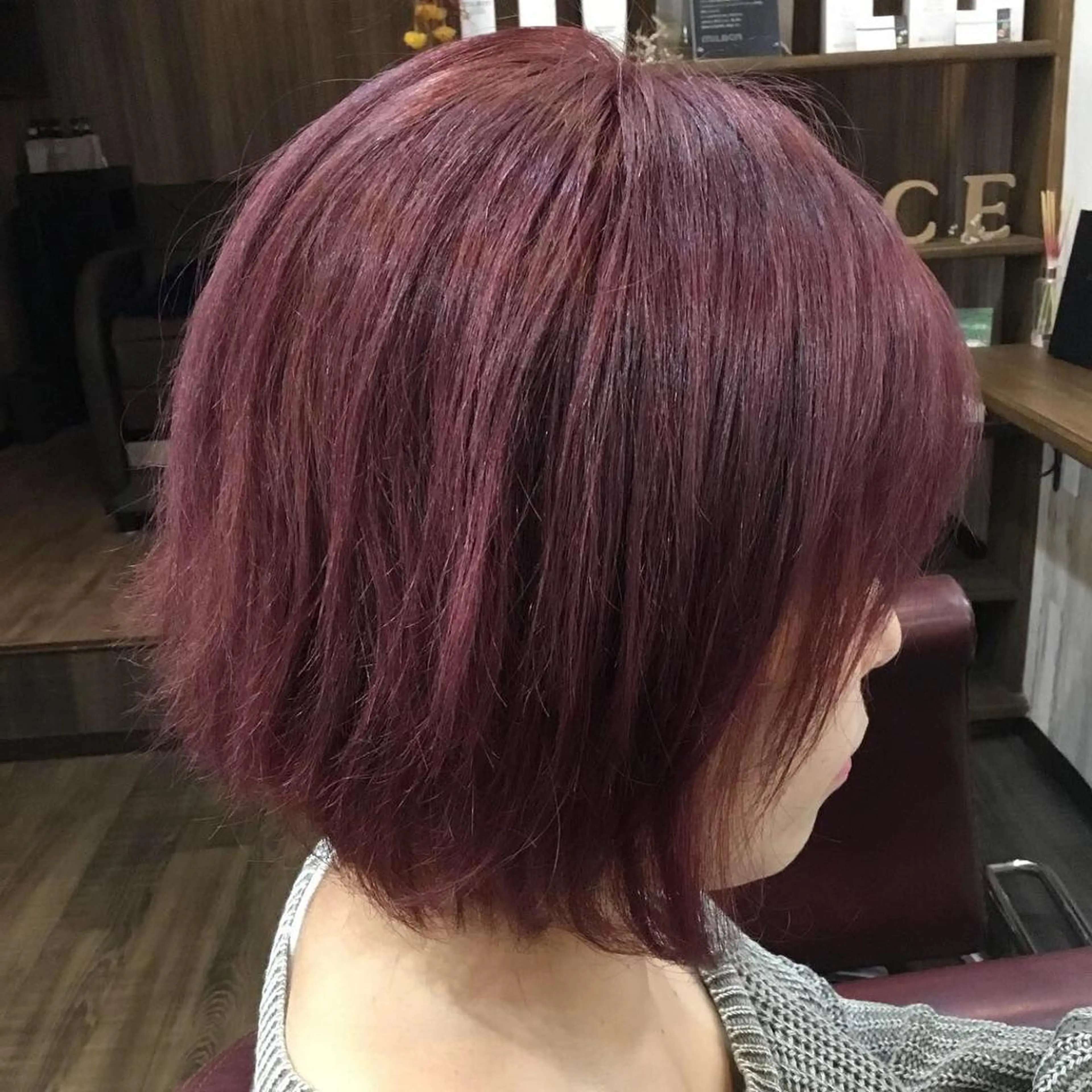 ショート カラー embrace エンブレイスのヘアスタイル