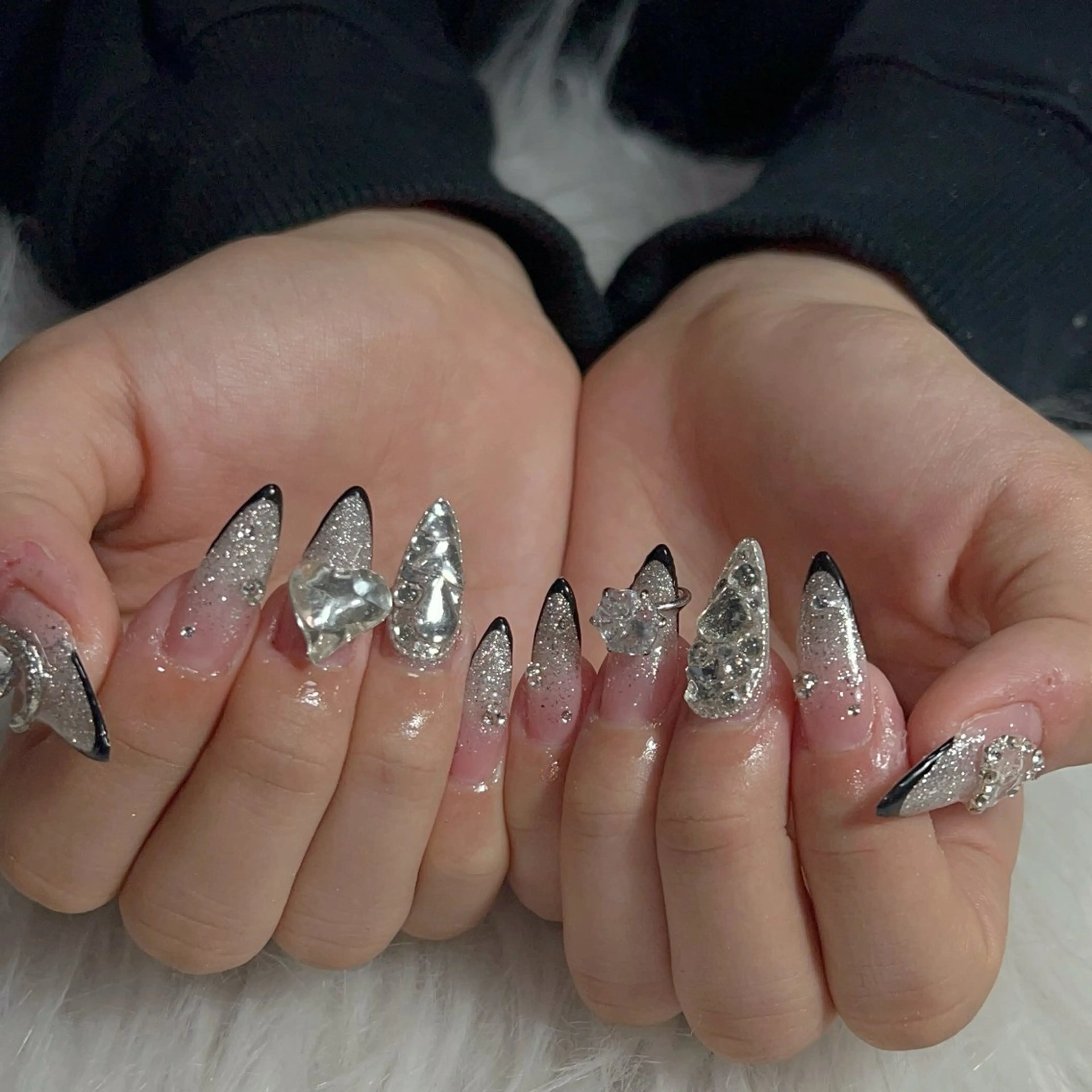 ネイル チークネイル フレンチネイル ガラスフレンチ グラデーション キラキラネイル ハンドネイル LilyLala Nailsalonのネイルデザイン