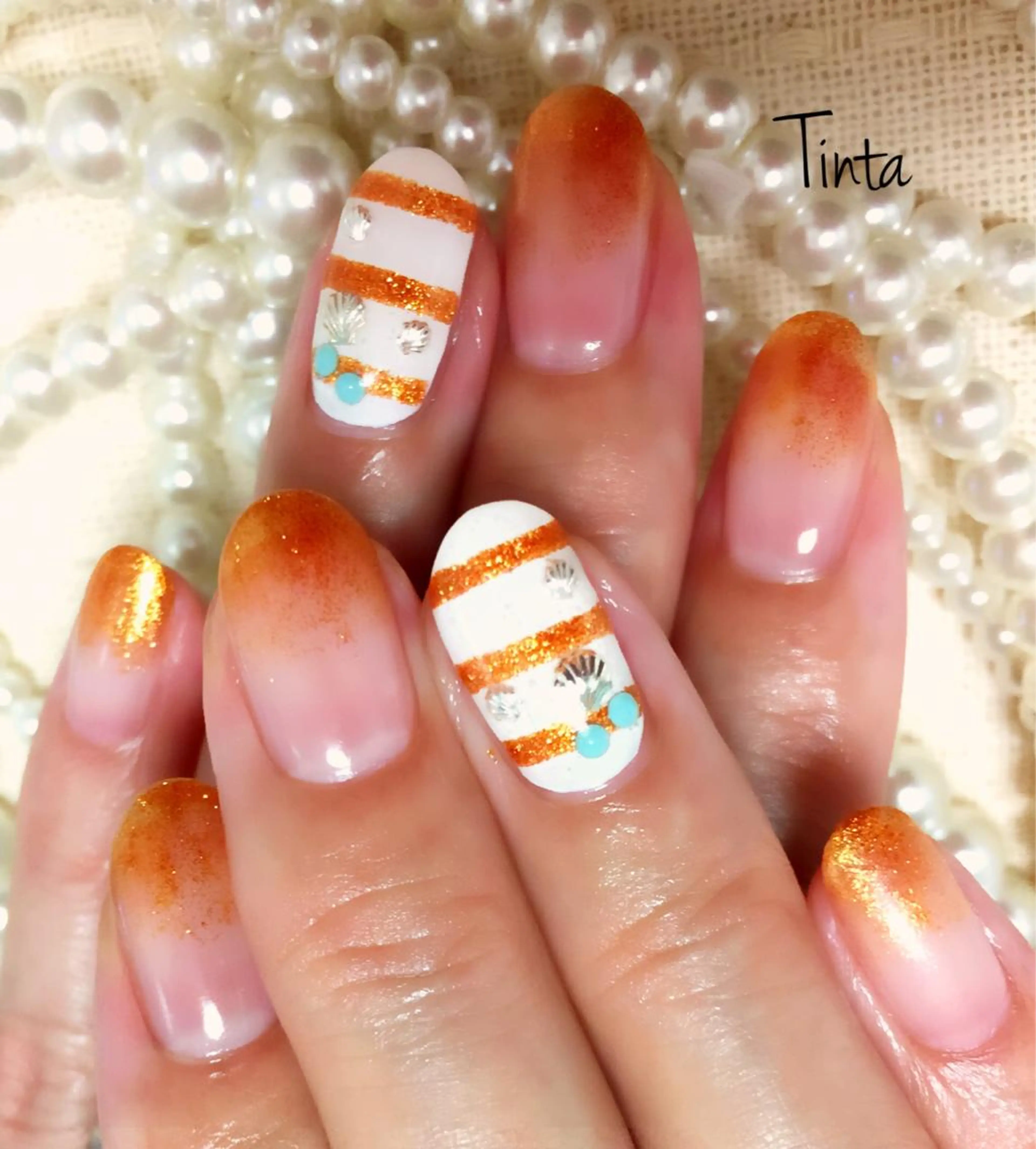 ネイル ボーダー グラデーション ラメ(グリッター) ラメグラデーション ネイルサロン ティンタ所属・馬場 典子のネイルデザイン