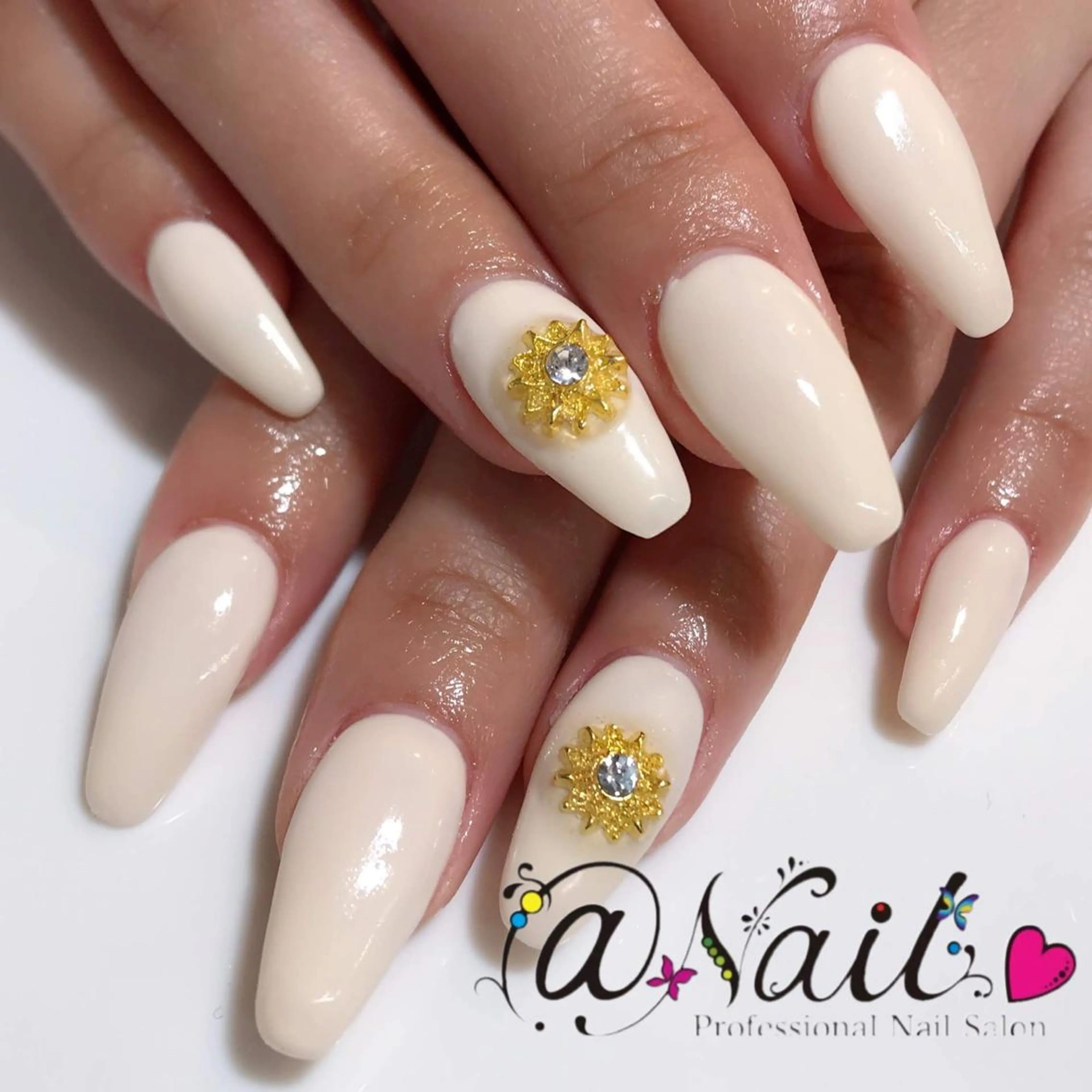 ネイル 小尾 栞のネイルデザイン