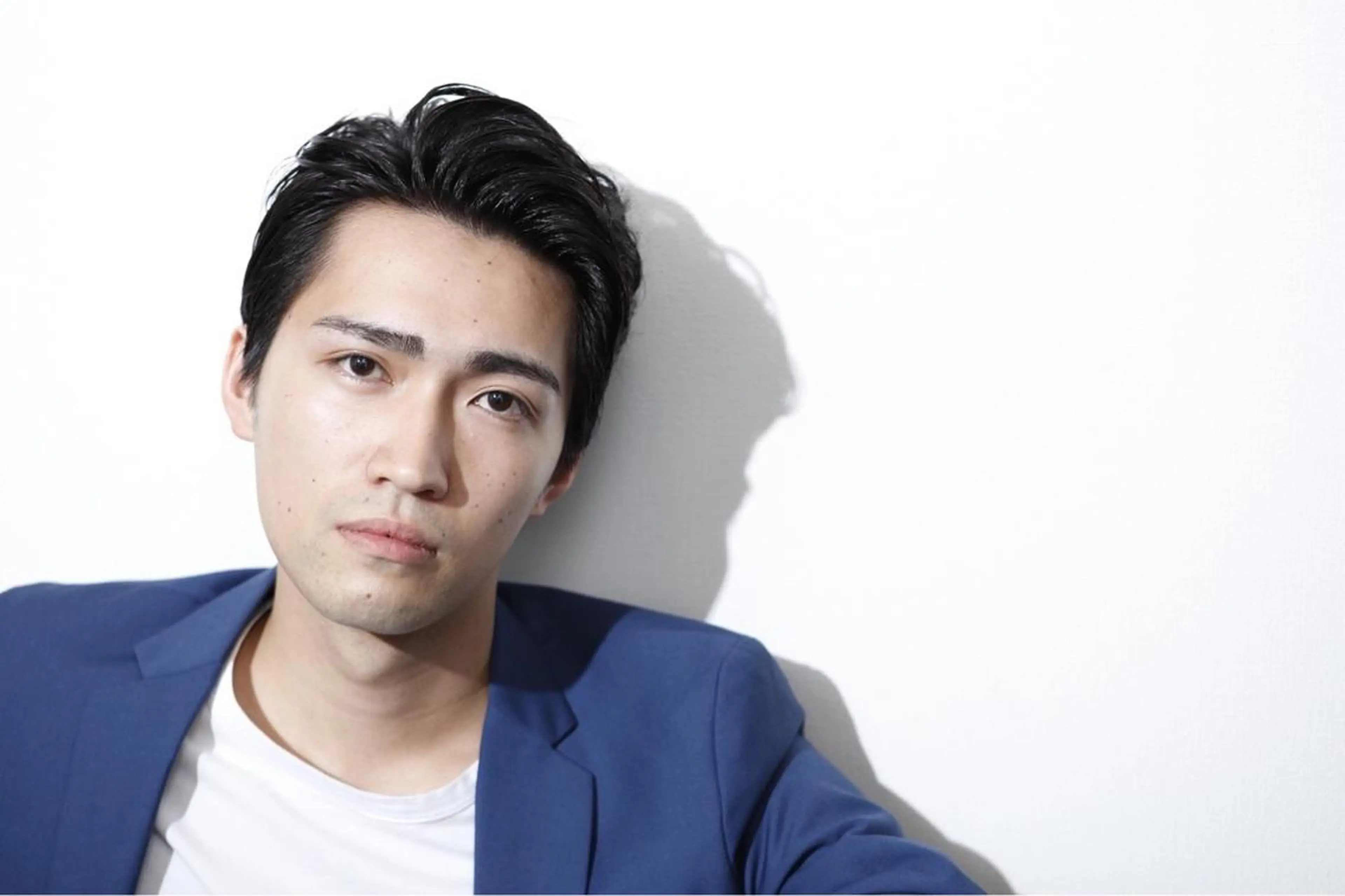 ミディアム HATAKEYAMA SHIONEのヘアスタイル