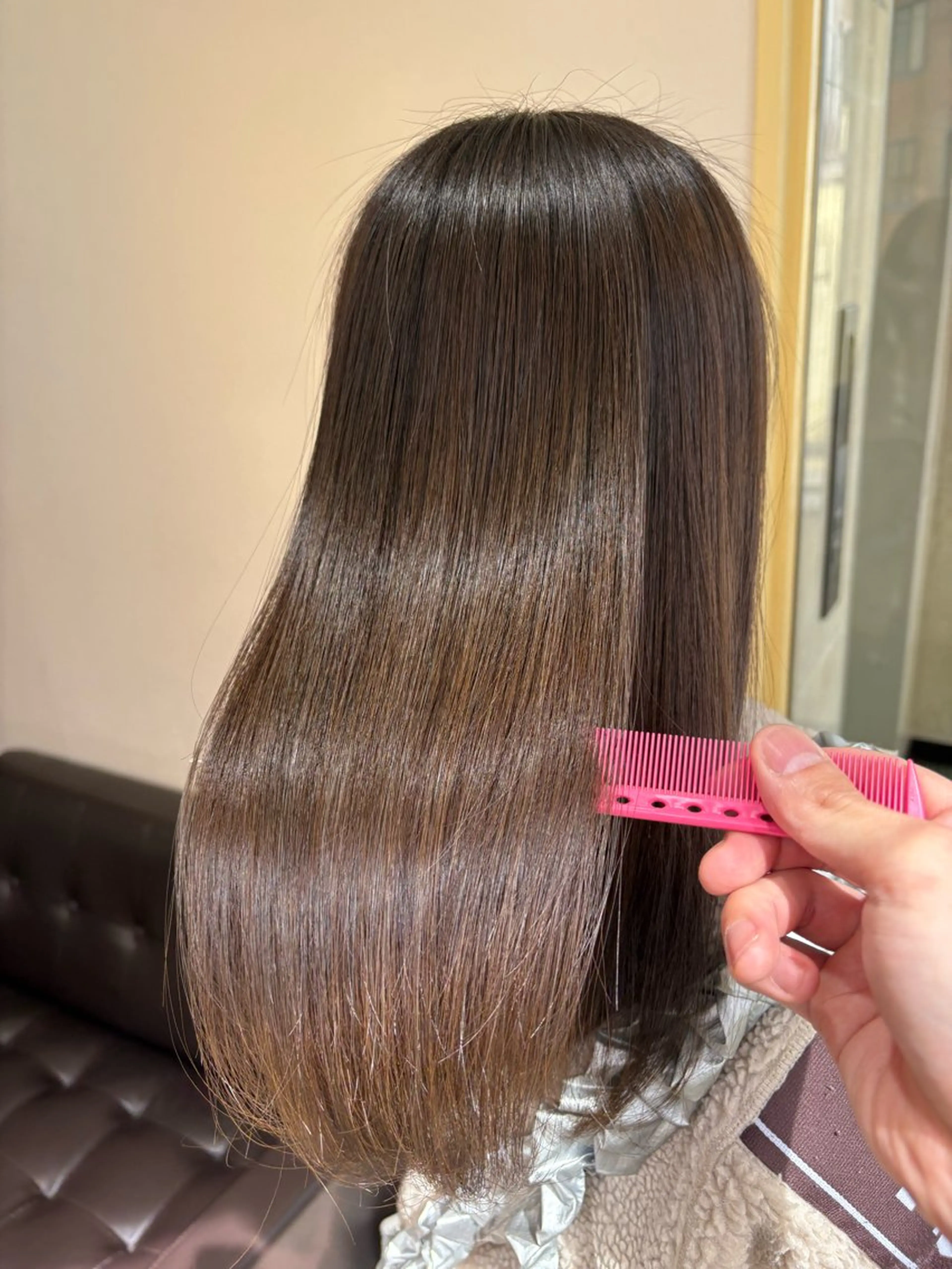 ミディアム カラー ベージュカラー ケアカラー 透明感カラー トリートメント ヘアカラー トリートメント ワタイショウタ 髪質改善✨眉毛サロンのヘアスタイル