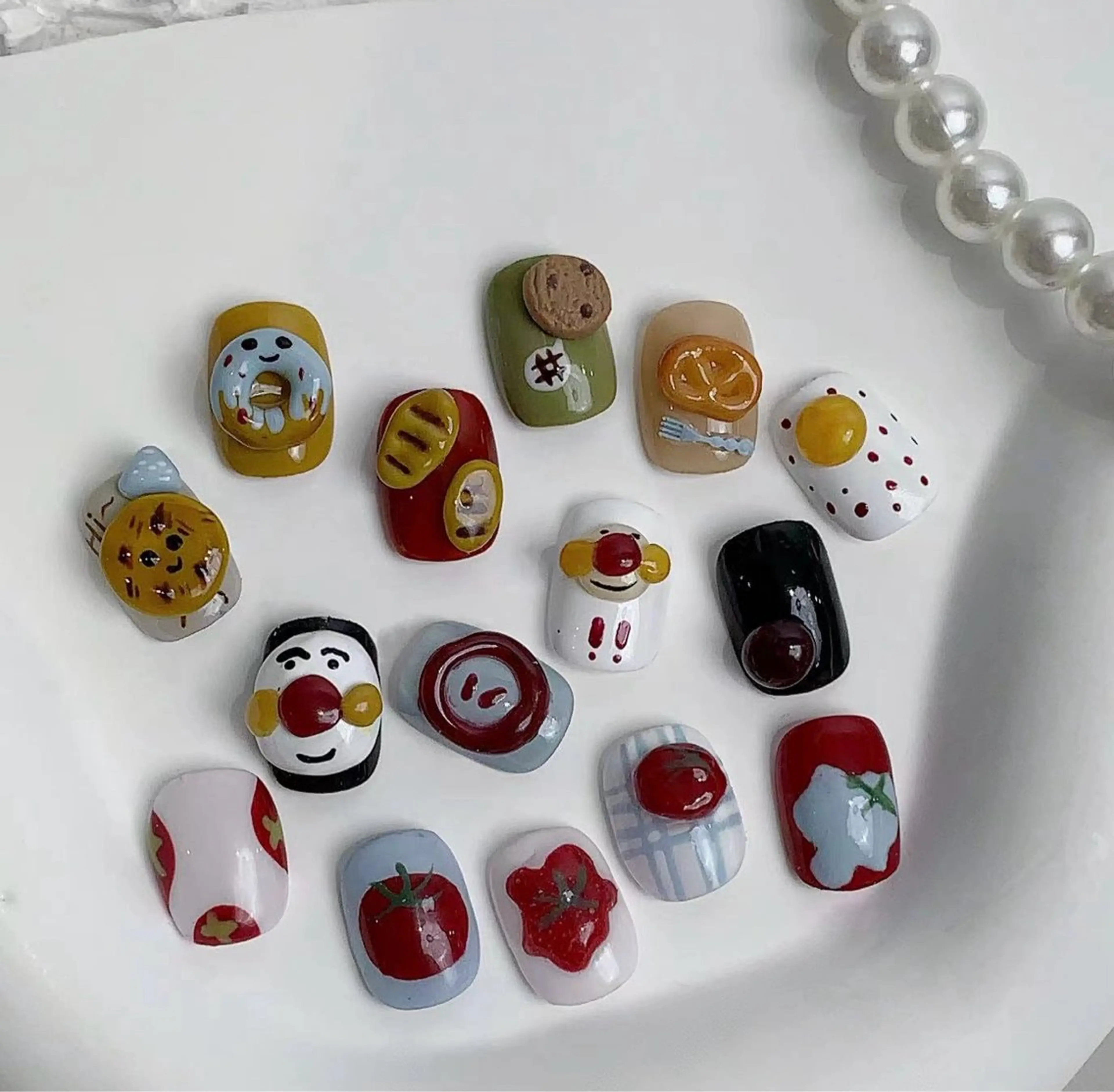 ネイル Mia nail salon所属・浮中 美愛のネイルデザイン