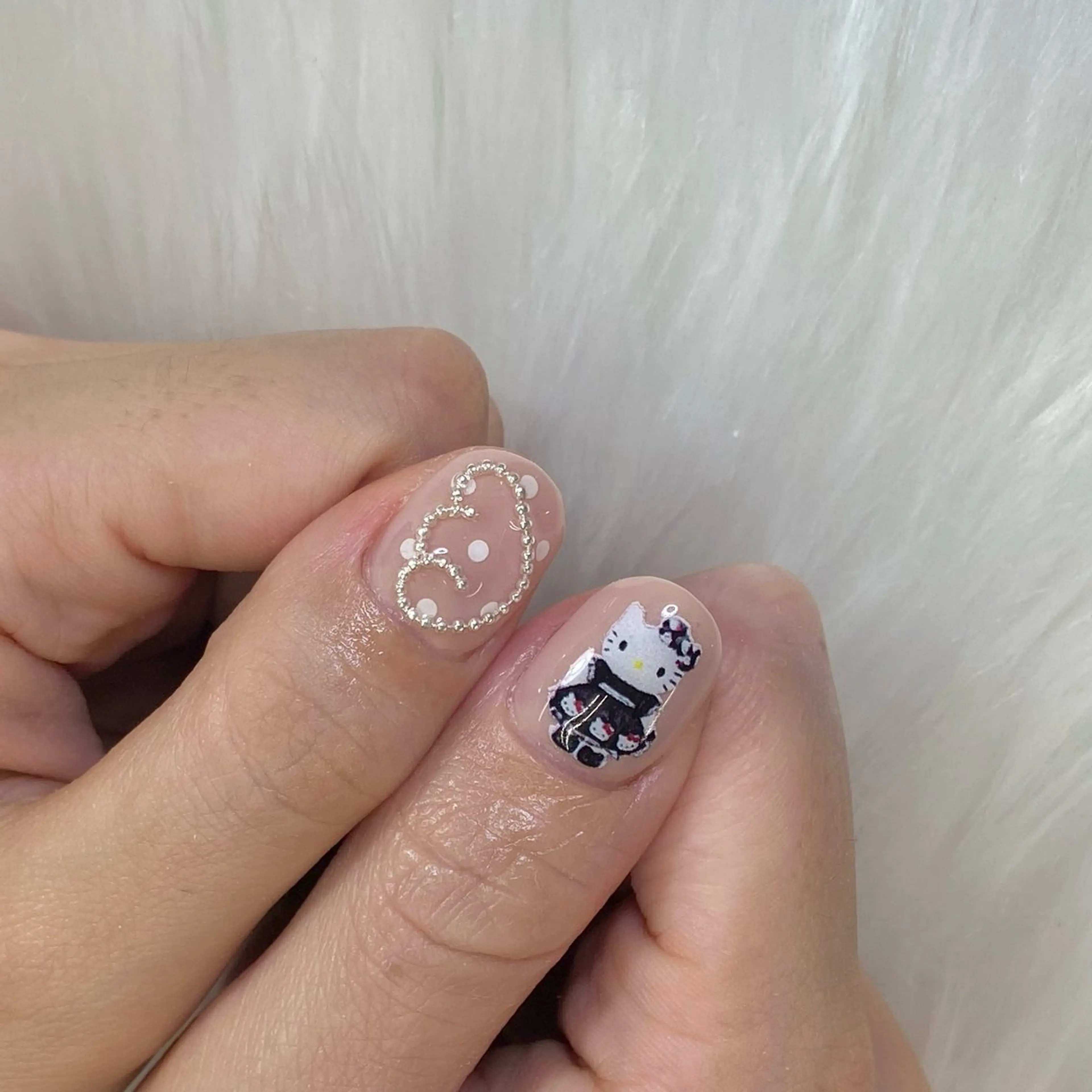 ネイル アートネイル ガーリー ハート キラキラネイル 韓国ネイル ハンドネイル Kanako 💫のネイルデザイン