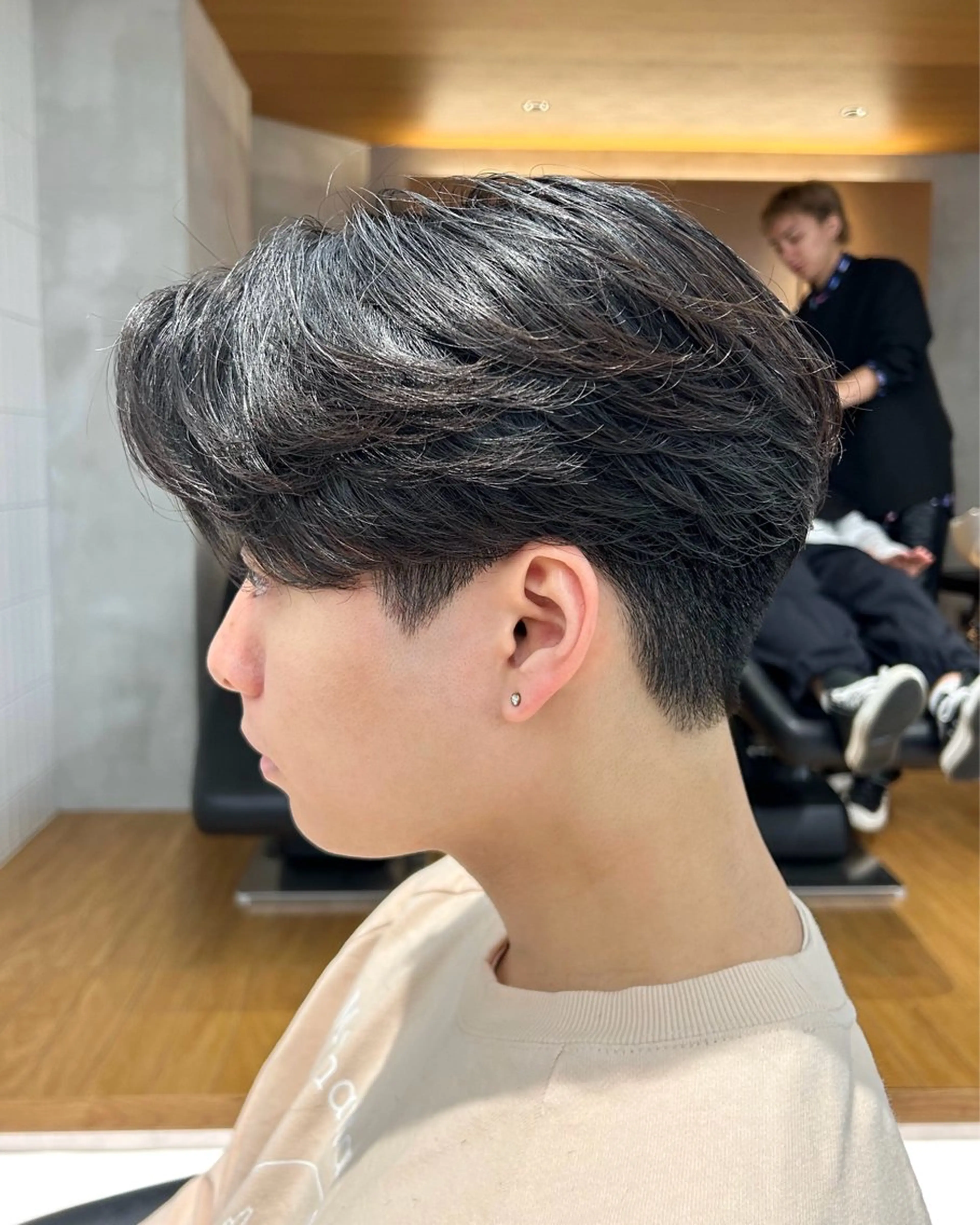 メンズ カット パーマ ヘアセット ニュアンスパーマ/ 毛流れ/ハイトーンのヘアスタイル