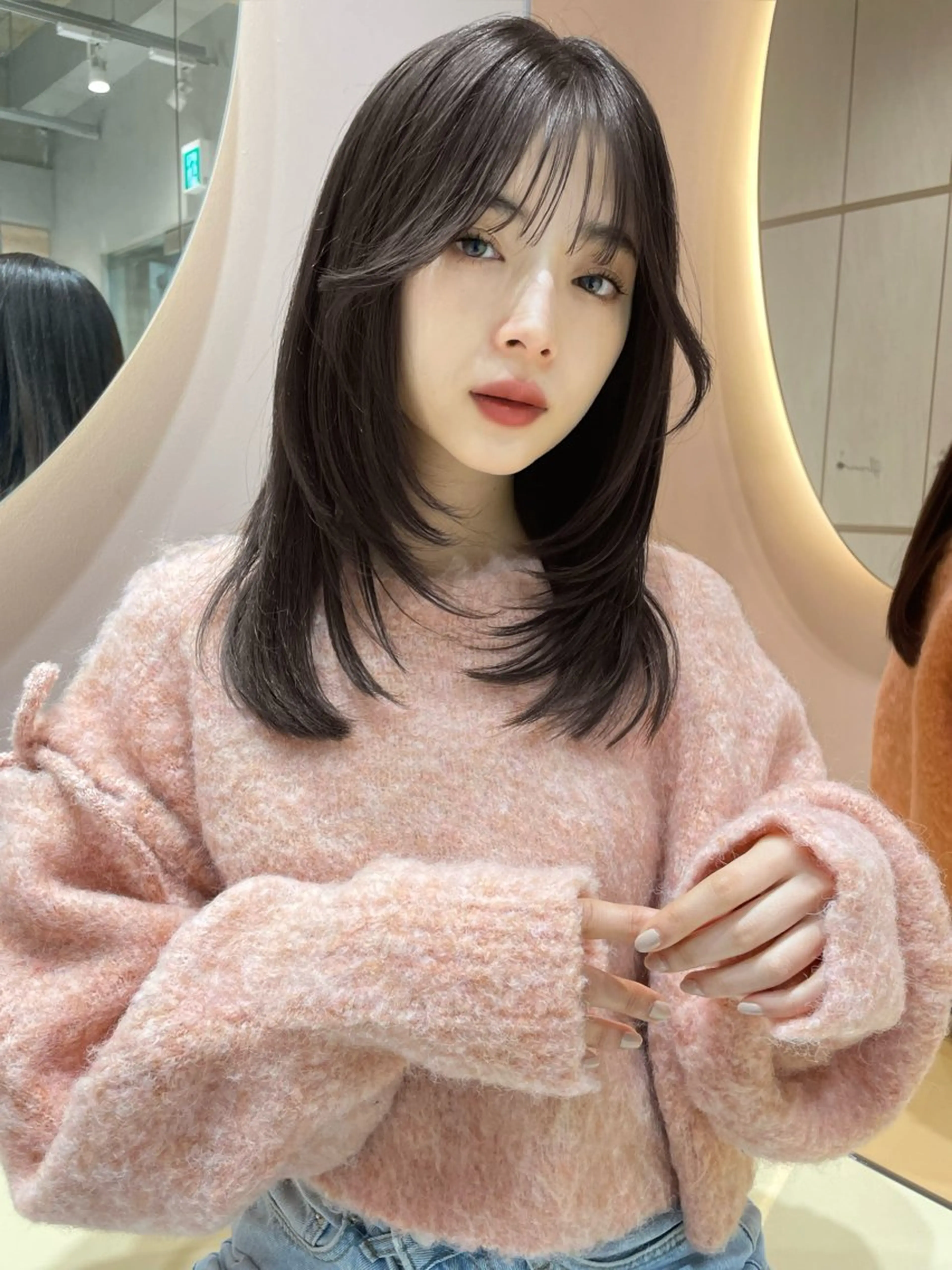 ミディアム くびれヘア ヨシンモリ 韓国風ヘア レイヤー縮毛矯正 ささきすずね💗のヘアスタイル