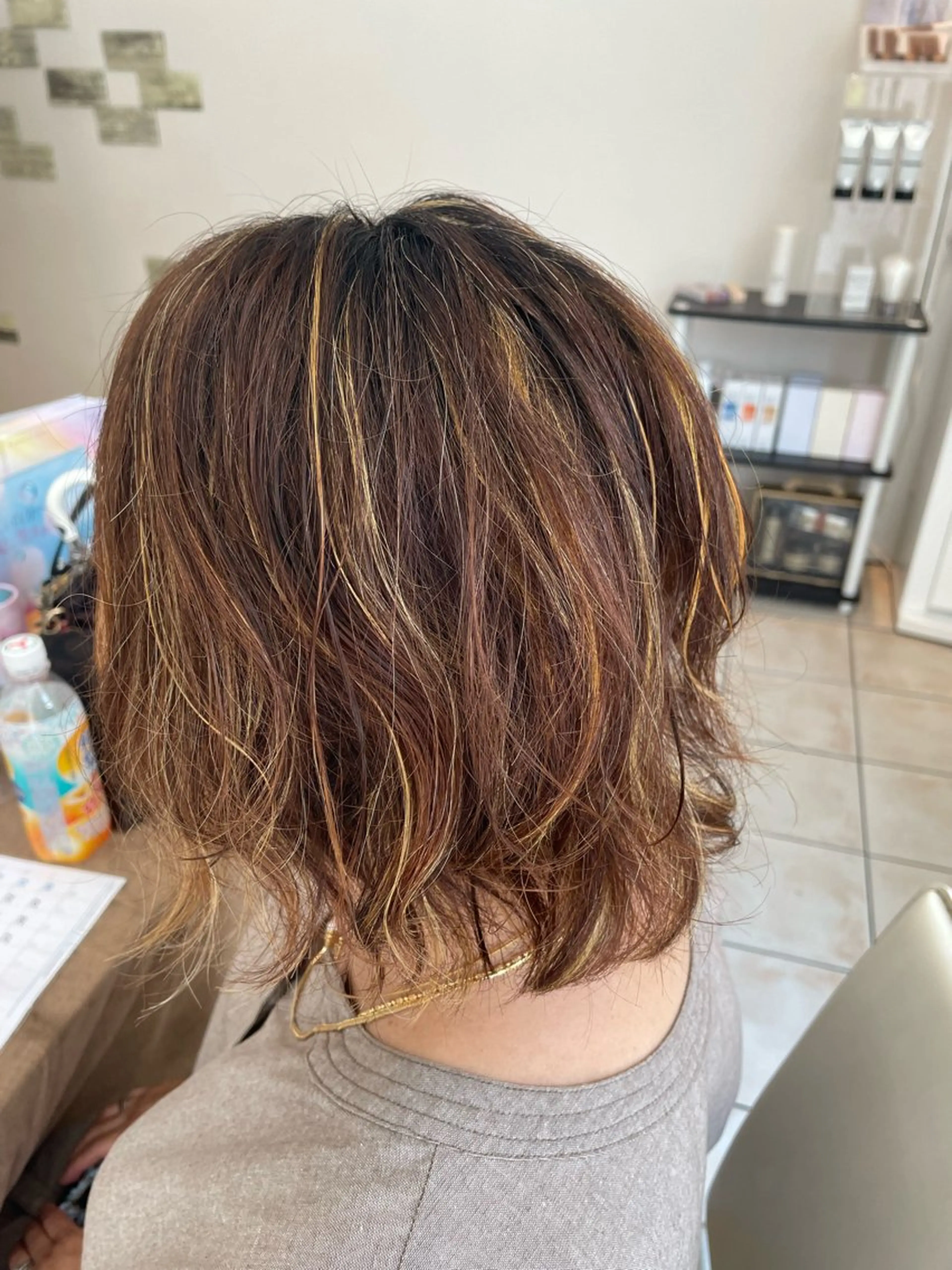 ミディアム カラー カット ヘアカラー まつ毛/アイブロウ /髪質改善カラーのヘアスタイル