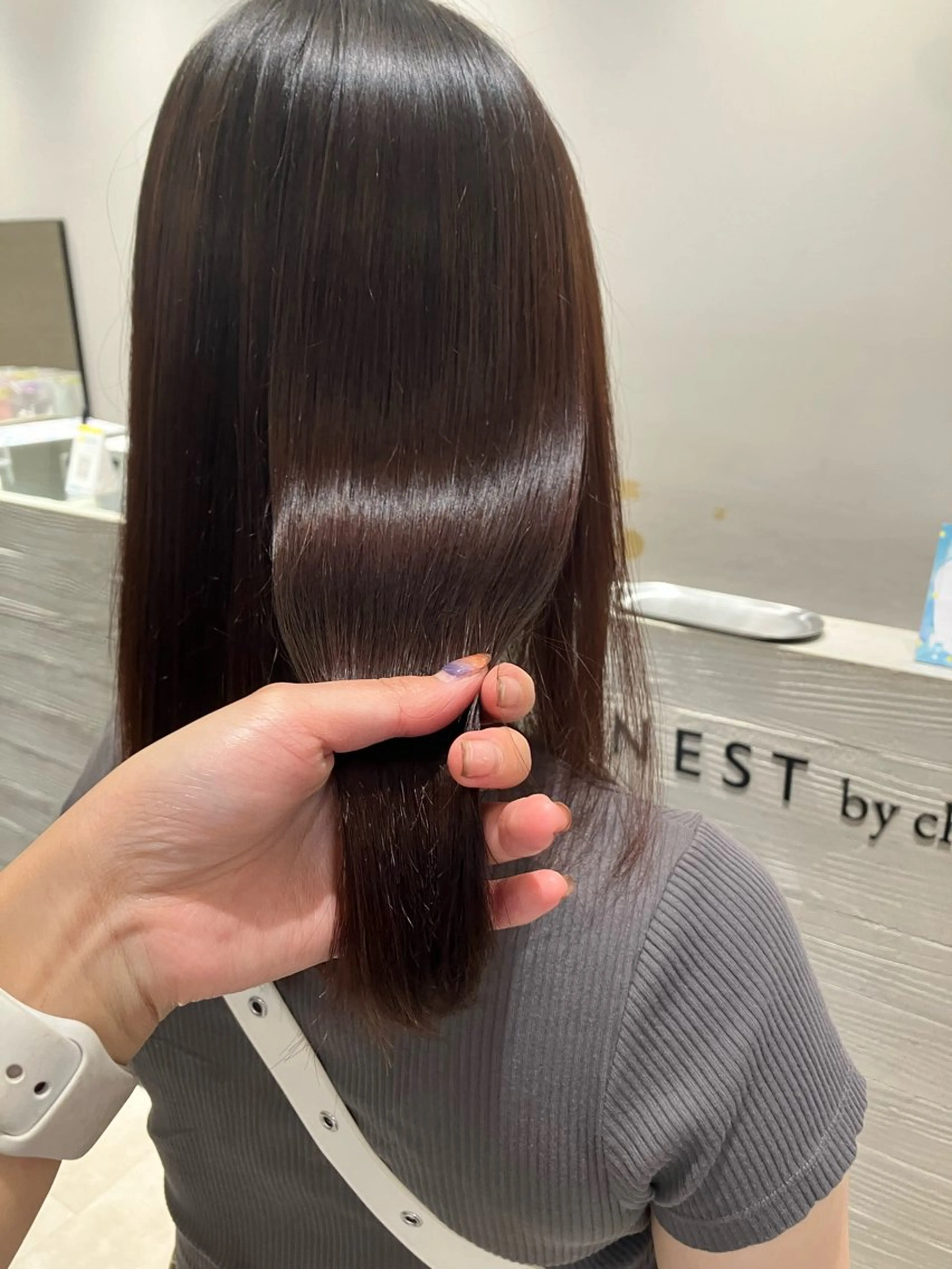 セミロング パーマ 縮毛矯正 NEST by chord所属・サキ🤍ハイトーン 🩰くびれ巻きヘアのヘアスタイル