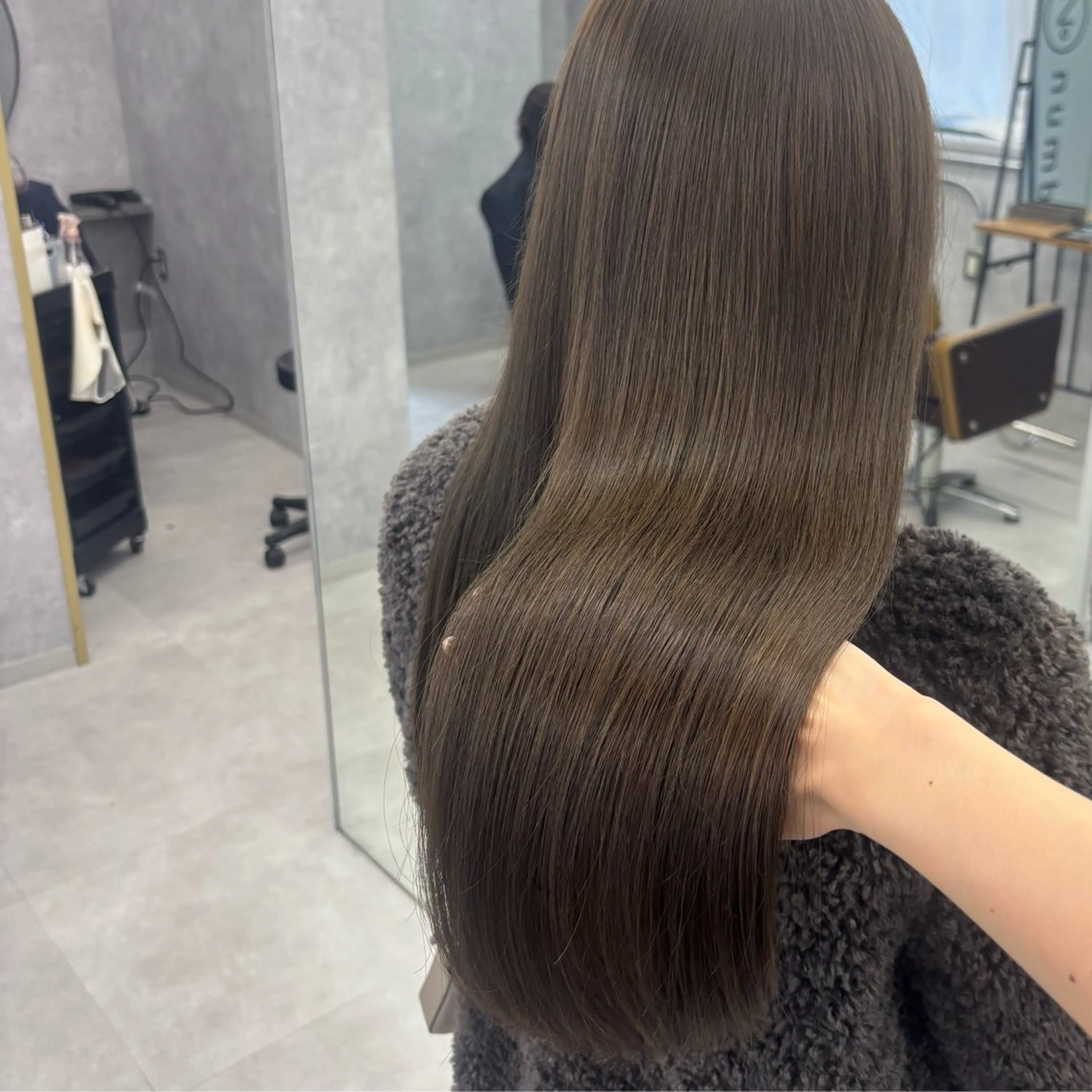 ロング カラー カット ヘアカラー トリートメント NUMBER_ ユイナのヘアスタイル