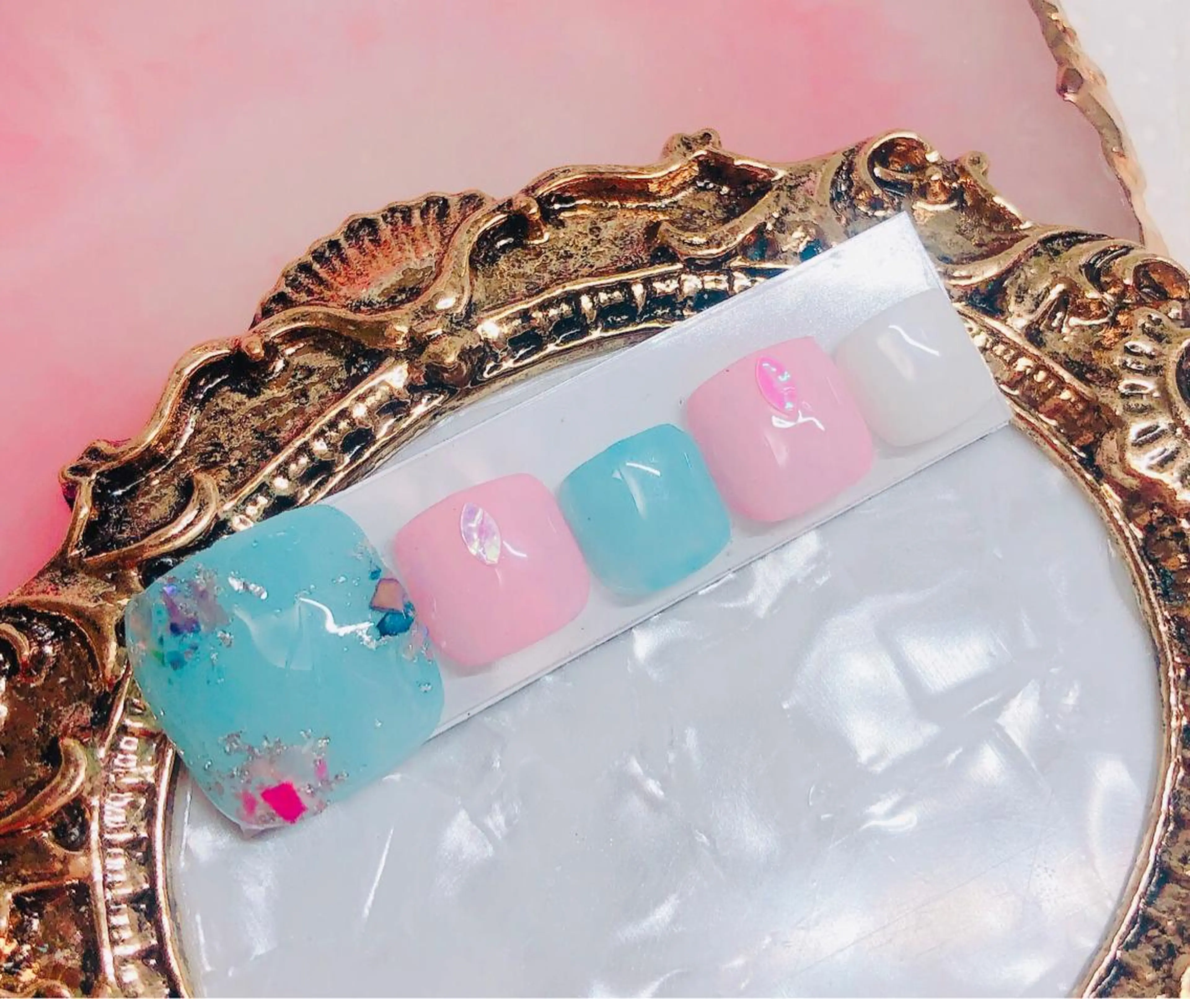 ネイル フットネイル フットネイル CROWN プライベートサロンのネイルデザイン