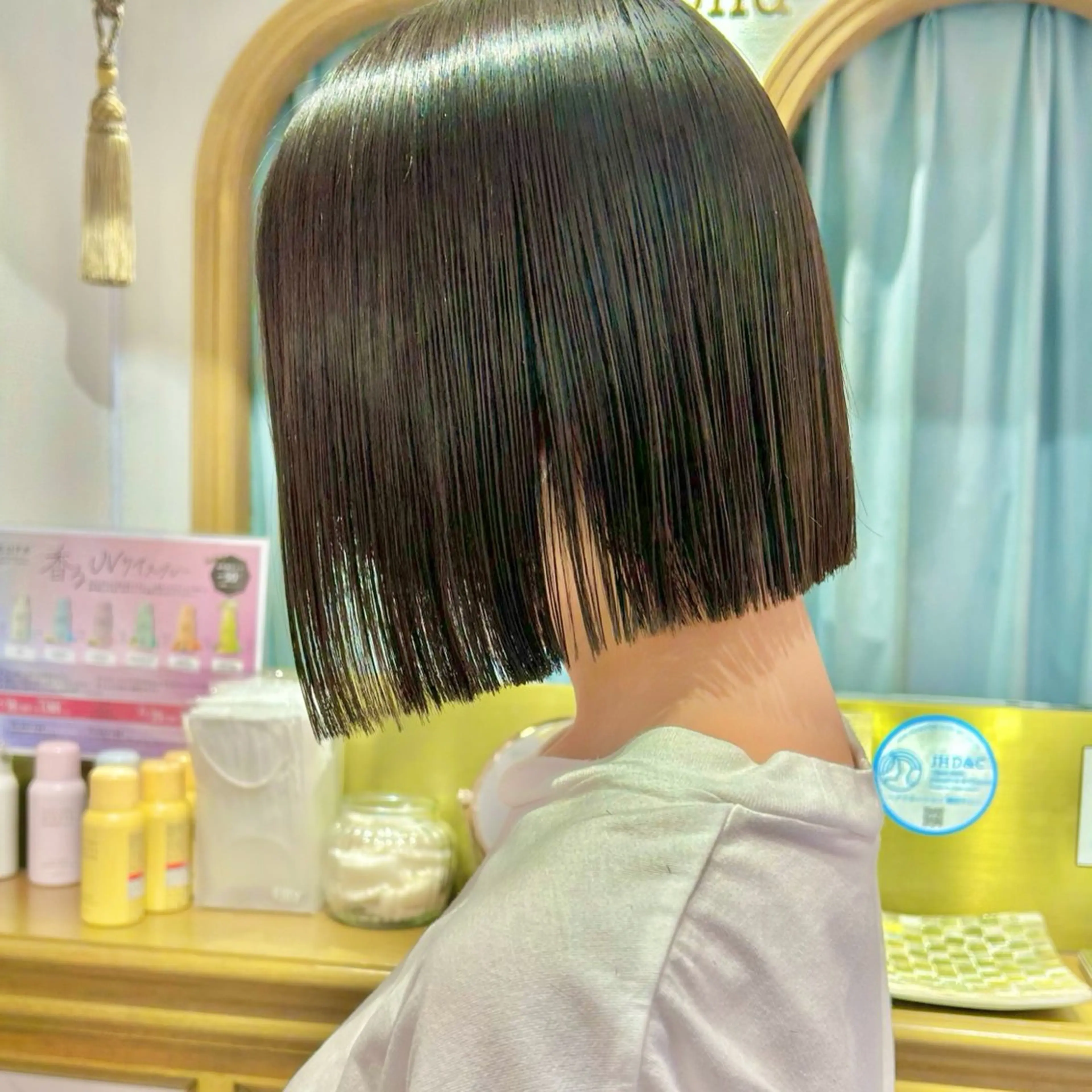 ミディアム カラー ヘアアレンジ 切りっぱなしボブ ボブ 縮毛矯正 髪質改善【縮毛矯正】 北千住で美髪に導く人のヘアスタイル