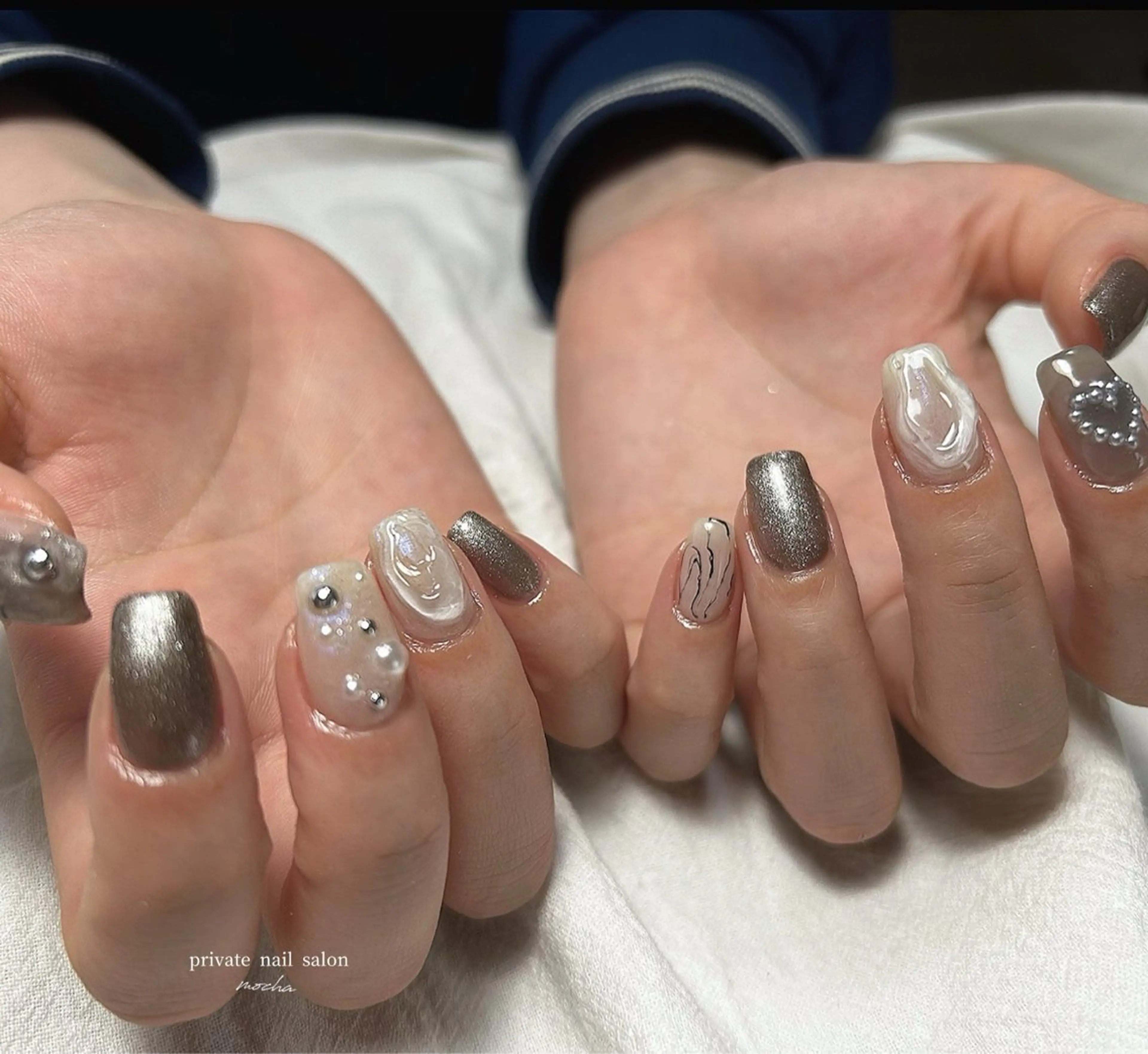 ネイル カジュアル フレンチネイル マグネットネイル ミラーネイル ニュアンスネイル ハンドネイル mocha nailのネイルデザイン