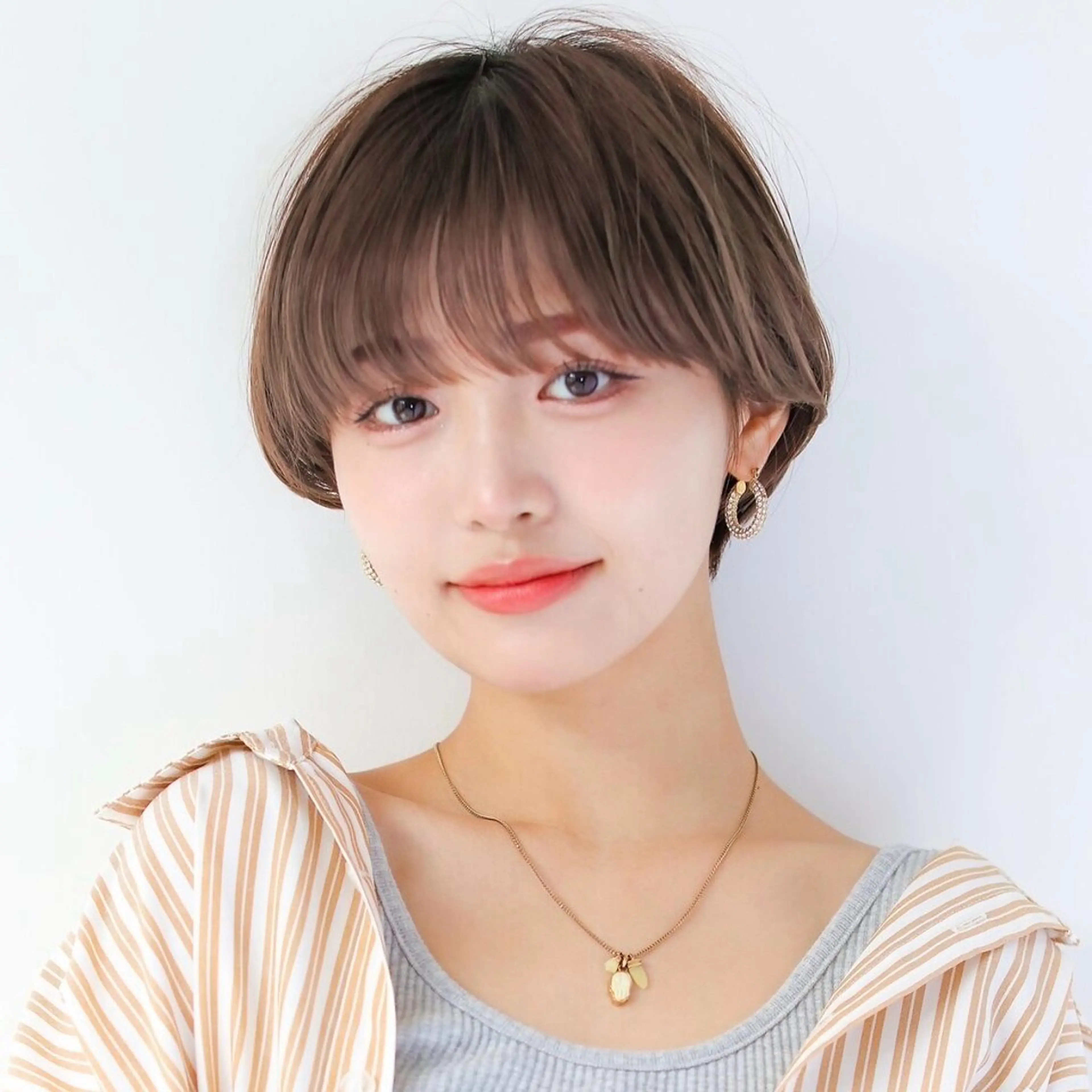 ショート カラー ショートボブ ボブ 似合わせカット ショートヘア 小顔カット カット ヘアカラー トリートメント ヘッドスパ ヘアセット ショートパーマ カットモデルのヘアスタイル