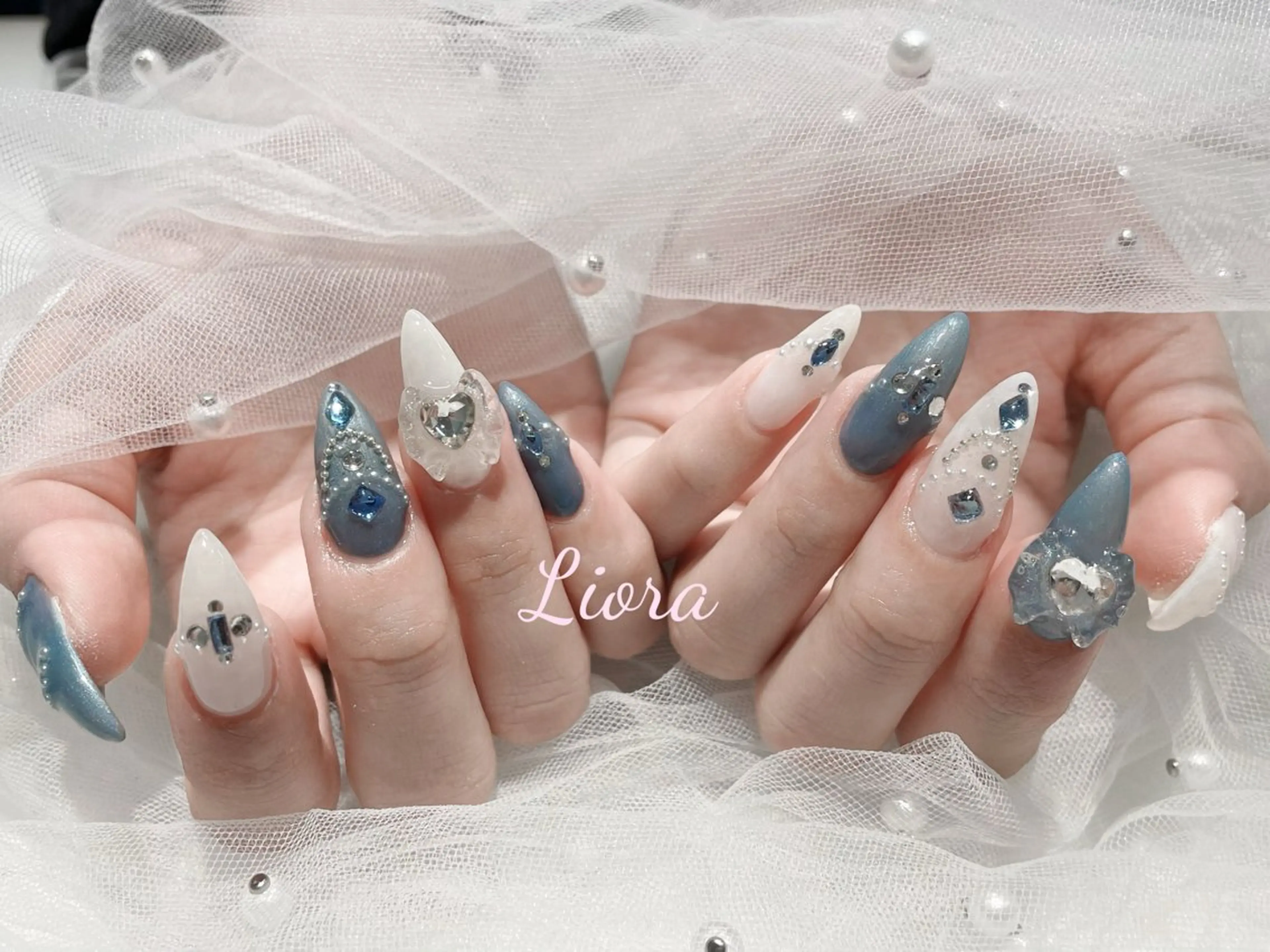 ネイル フレンチネイル ジェルネイル ガーリー グラデーション キラキラネイル Liora nail 1のネイルデザイン
