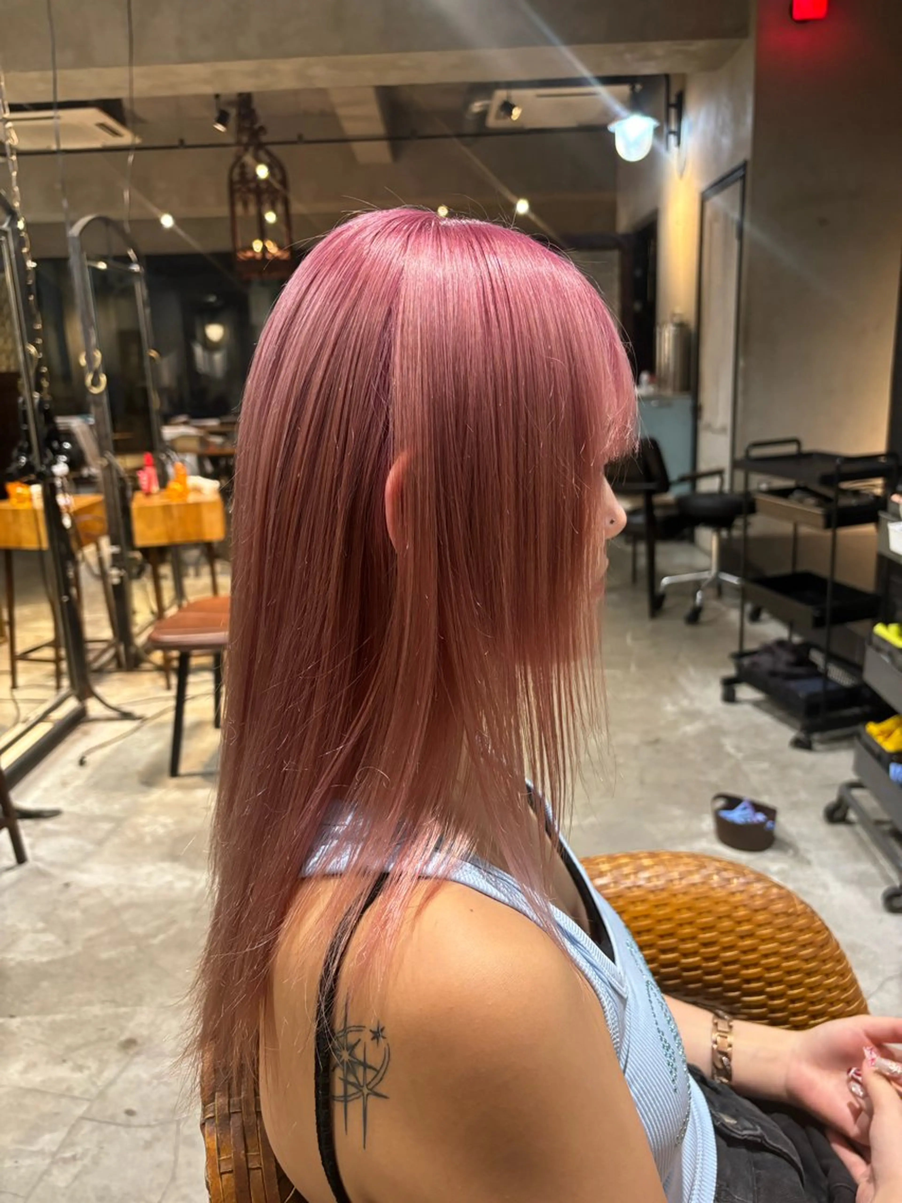 セミロング カラー ヘアカラー トリートメント ヘッドスパ 派手髪/ハイトーン RIN🩵ྀིのヘアスタイル