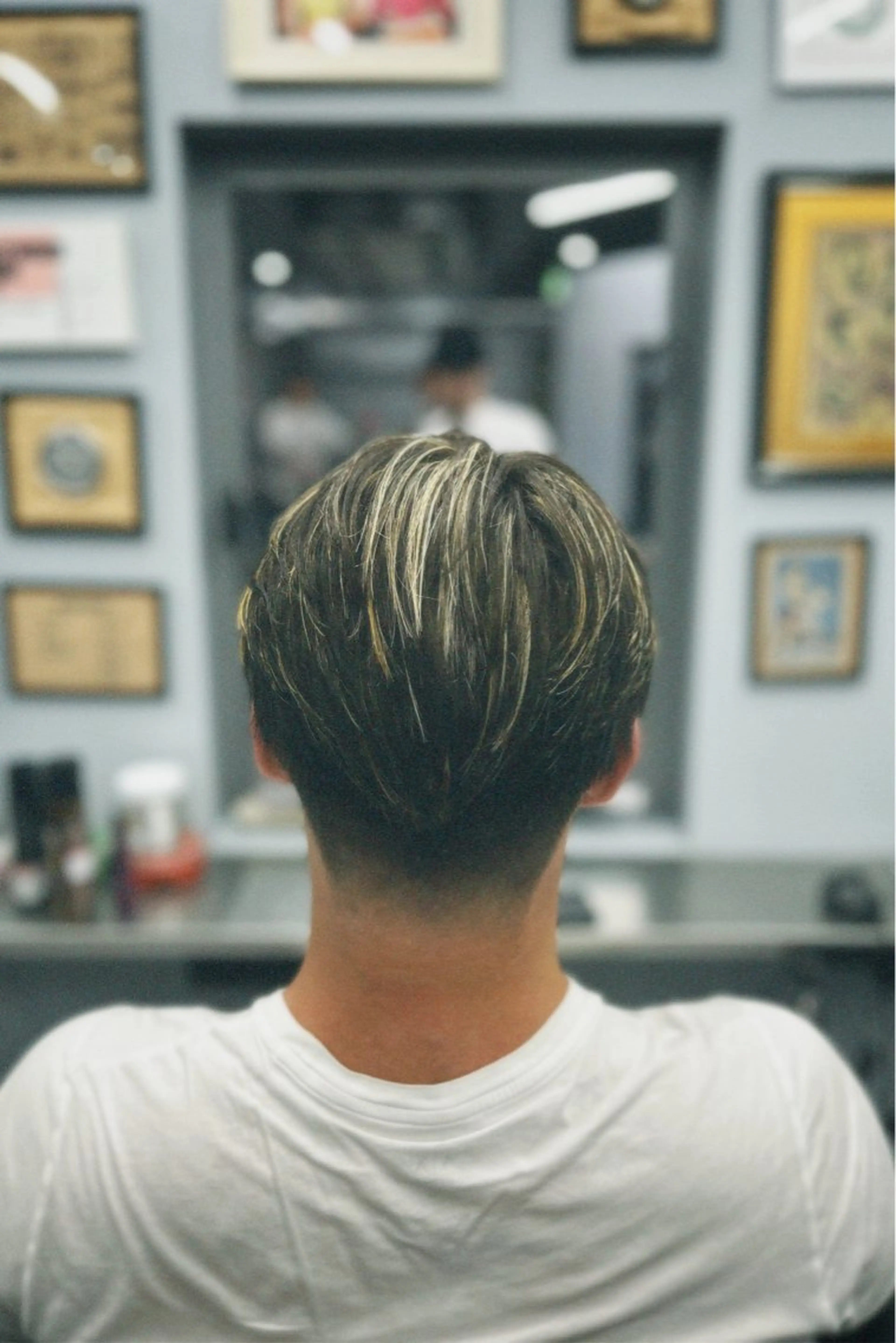 ミディアム カラー メンズ ミディアムパーマ センターパート フェードカット マッシュ メンズパーマ icon Blue所属・池袋メンズパーマ フェード純平のヘアスタイル