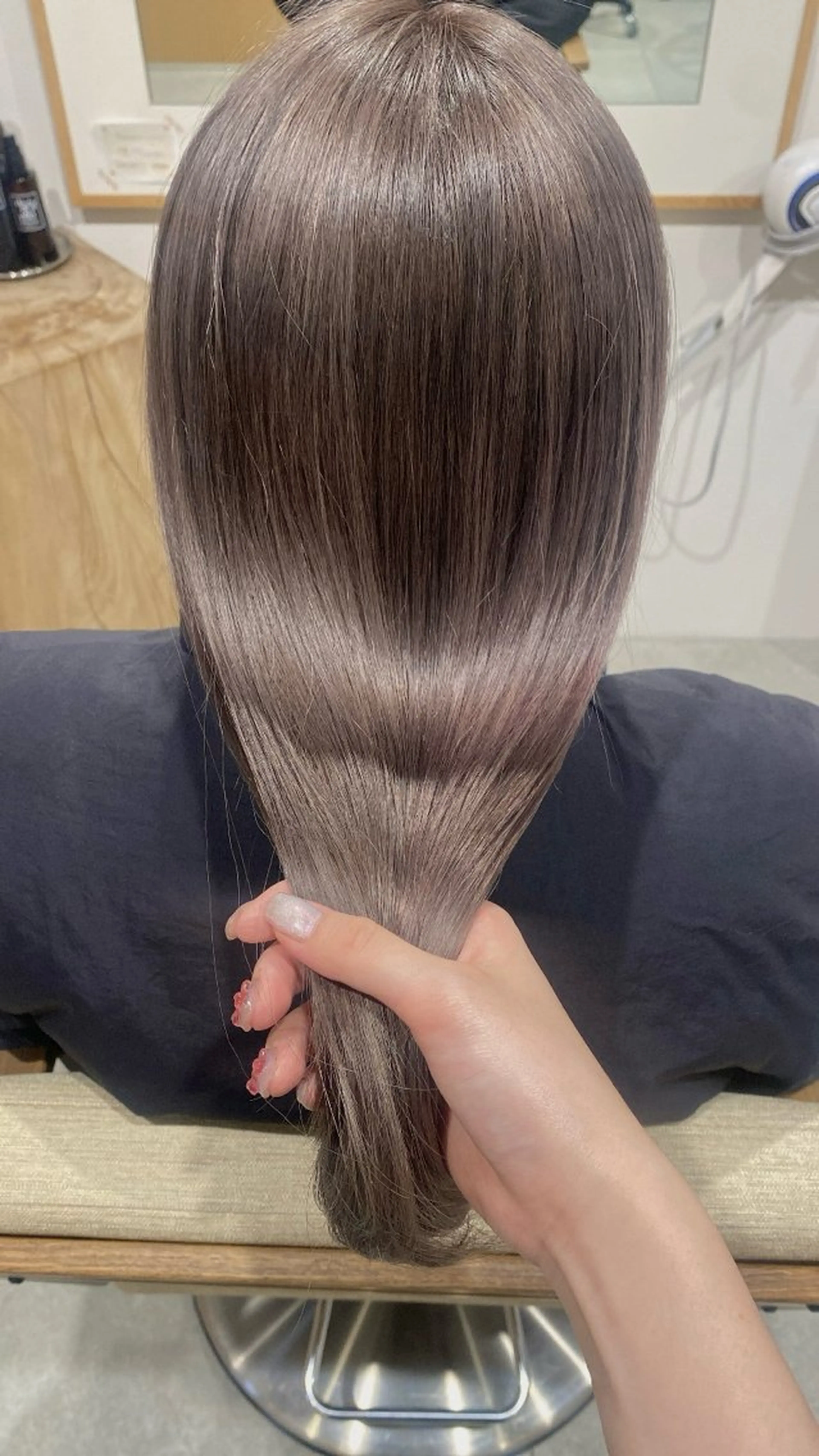 カラー knock所属・knock　國友 華乃のヘアスタイル