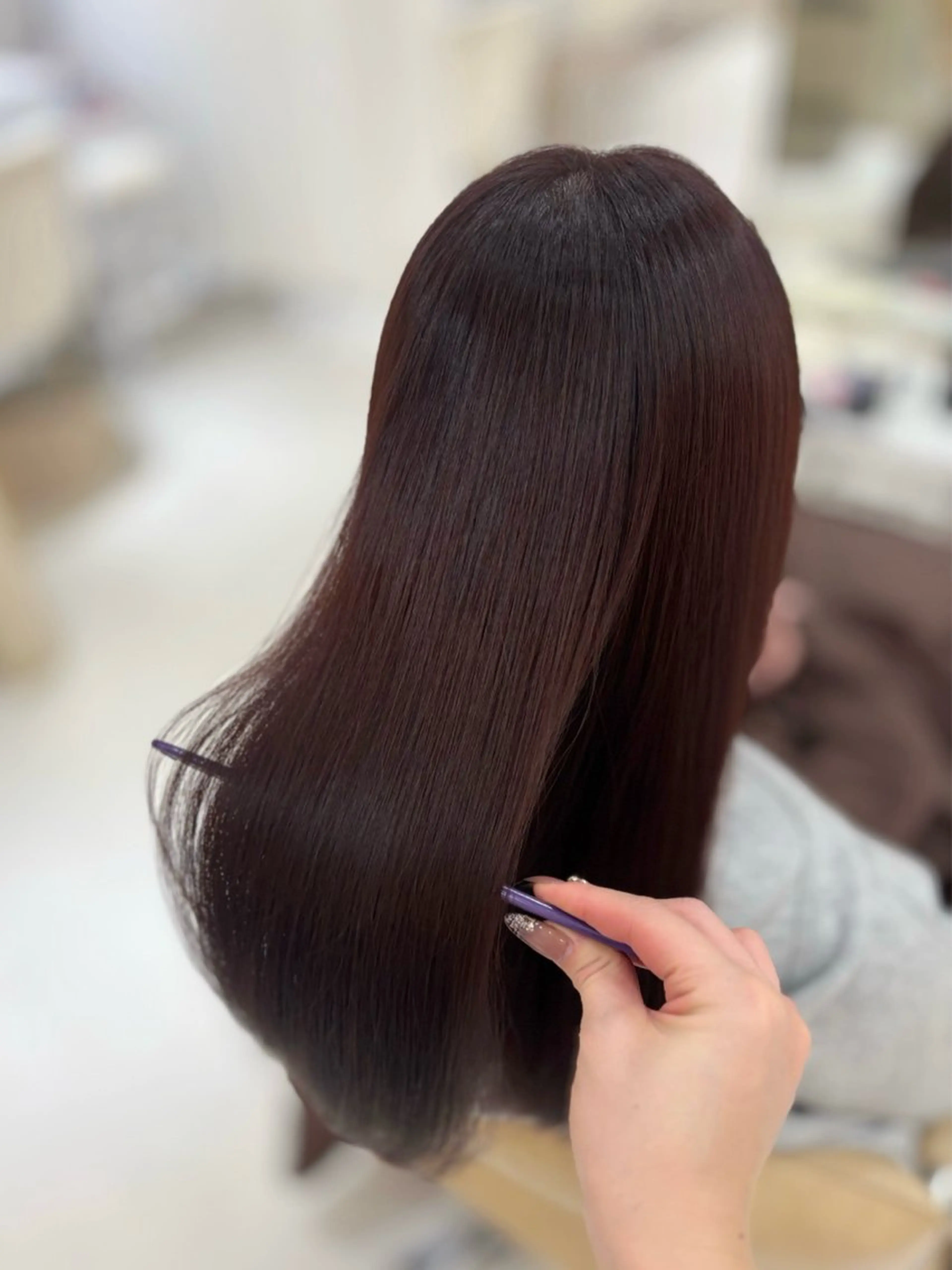 ロング カラー ブリーチ ボルドーカラー ブリーチなしカラー カット ヘアカラー トリートメント りほ/顔周りカット/ レイヤーカットのヘアスタイル