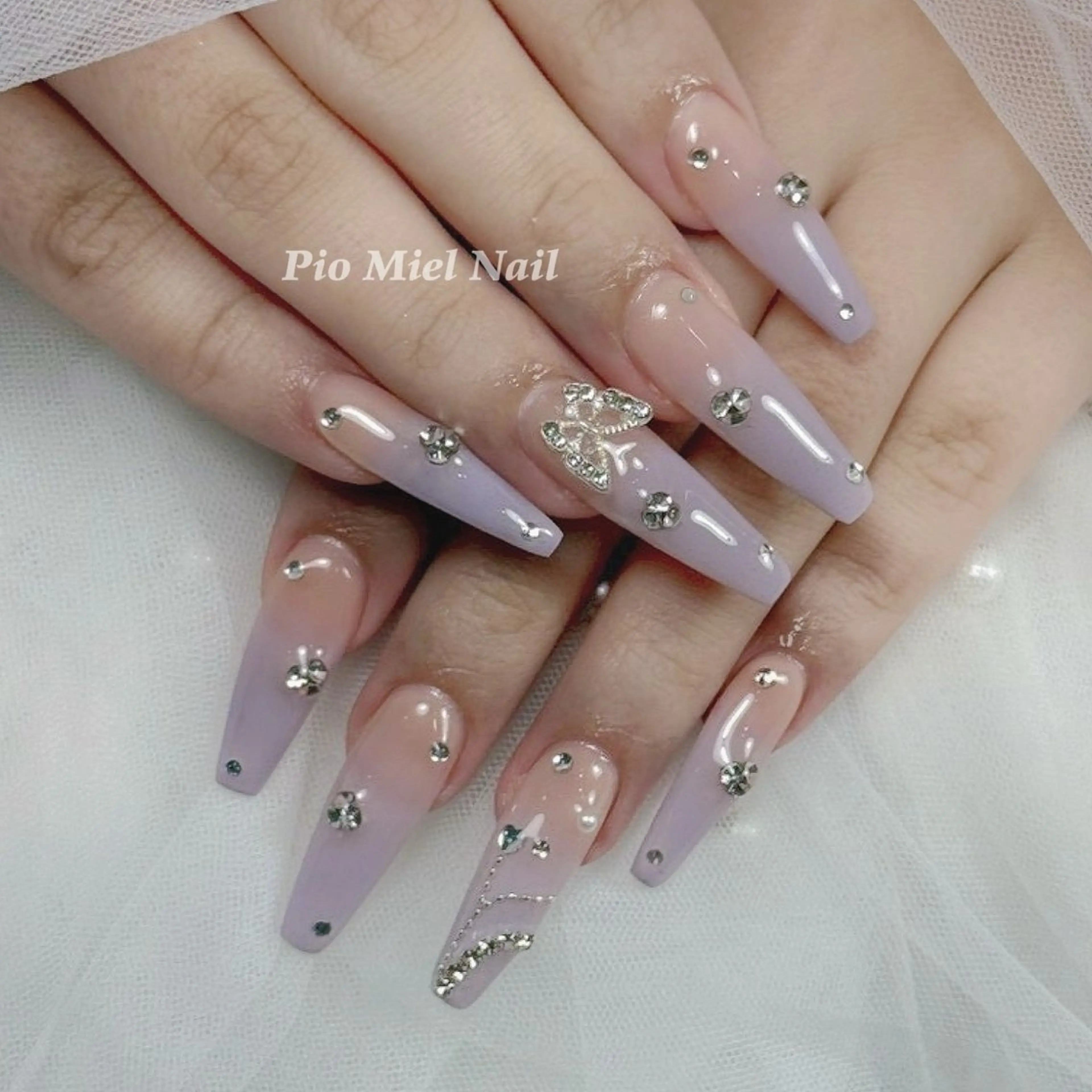 ネイル ハンドネイル HANA 長さだしのネイルデザイン