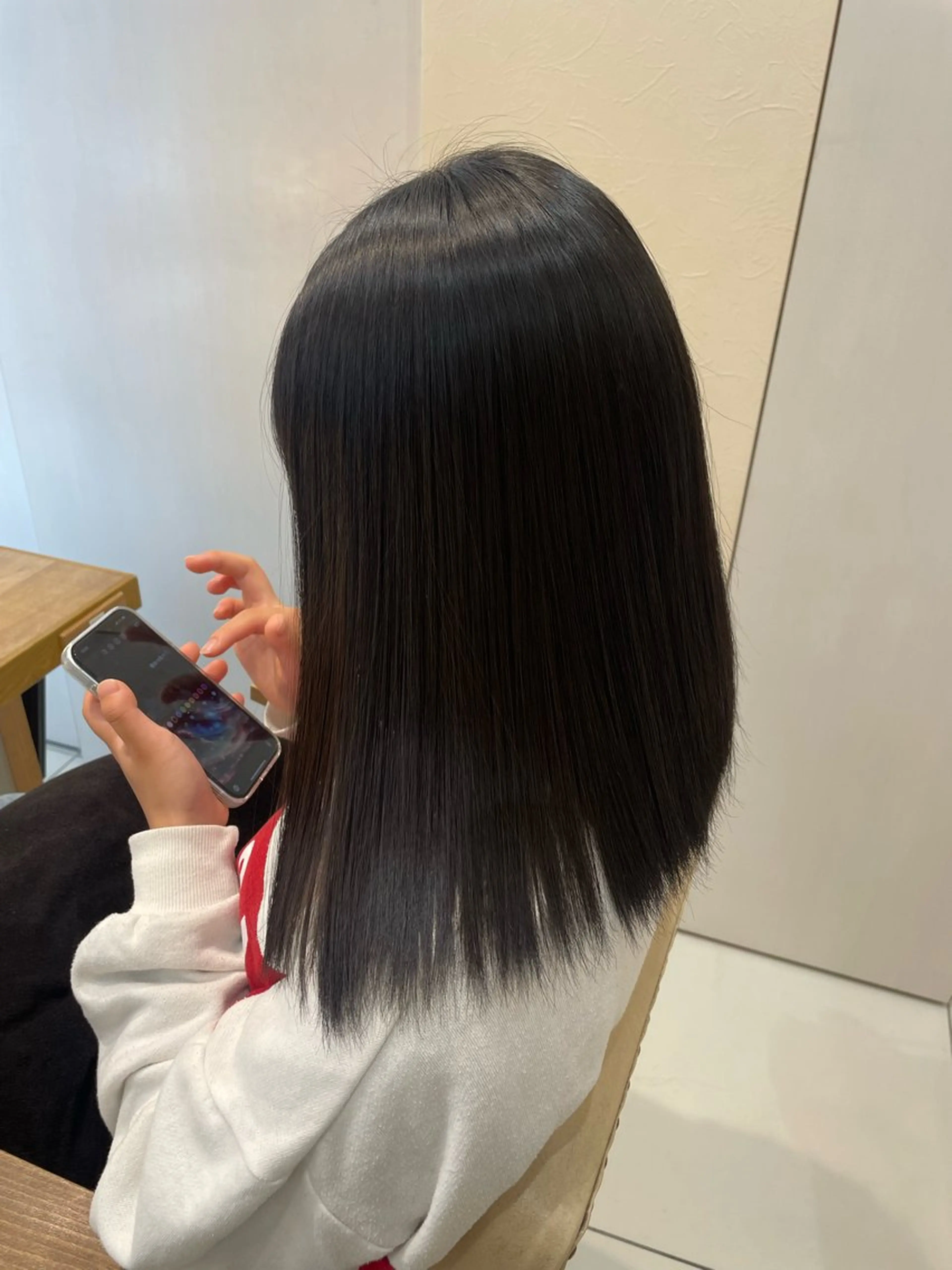 ミディアム トリートメント ブリーチなしカラー/ 暖色カラー/艶カラーのヘアスタイル