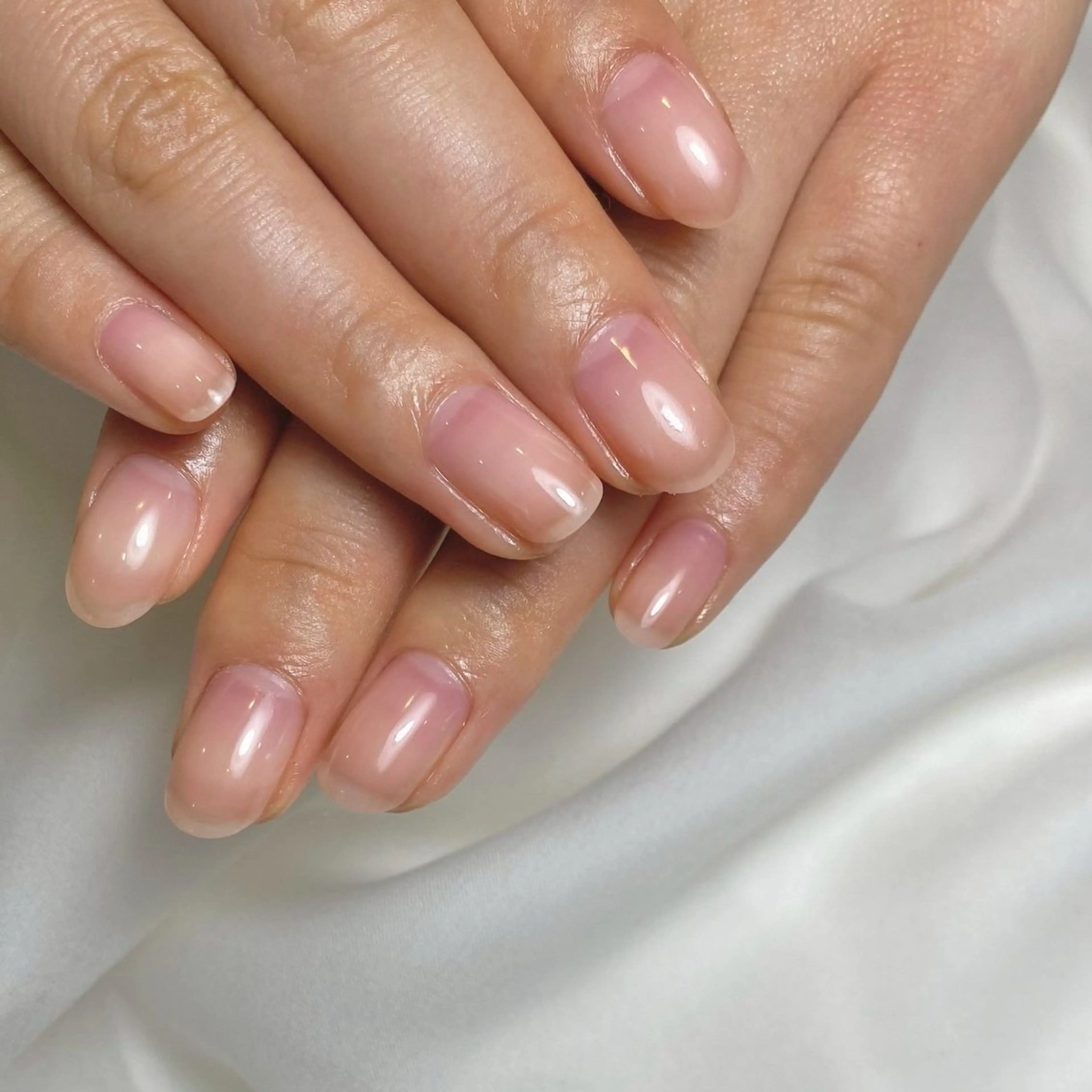 ショート Feminine Nailのネイルデザイン