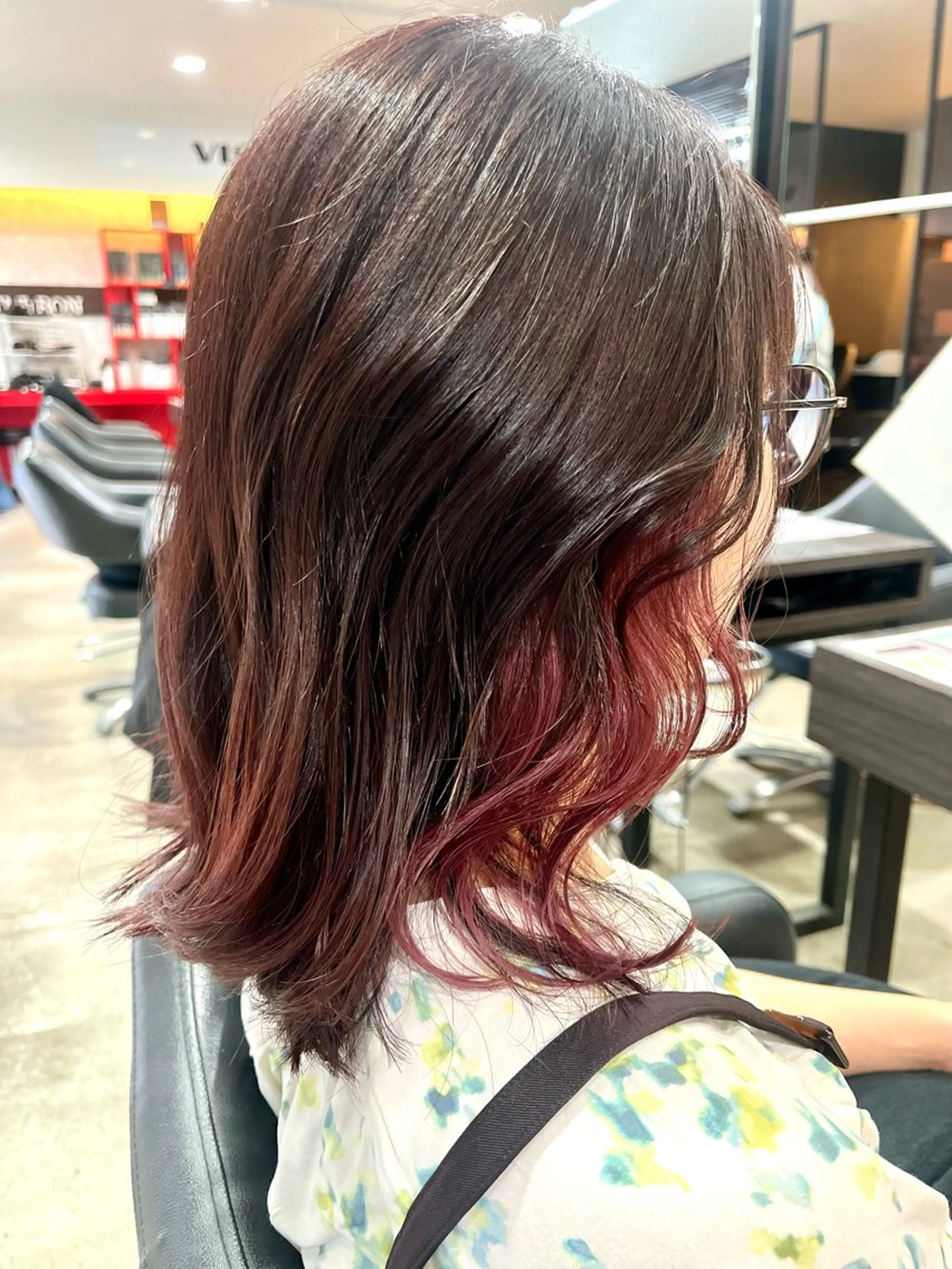 ミディアム カラー インナーカラー カット ヘアカラー トリートメント 大貫 遥菜のヘアスタイル