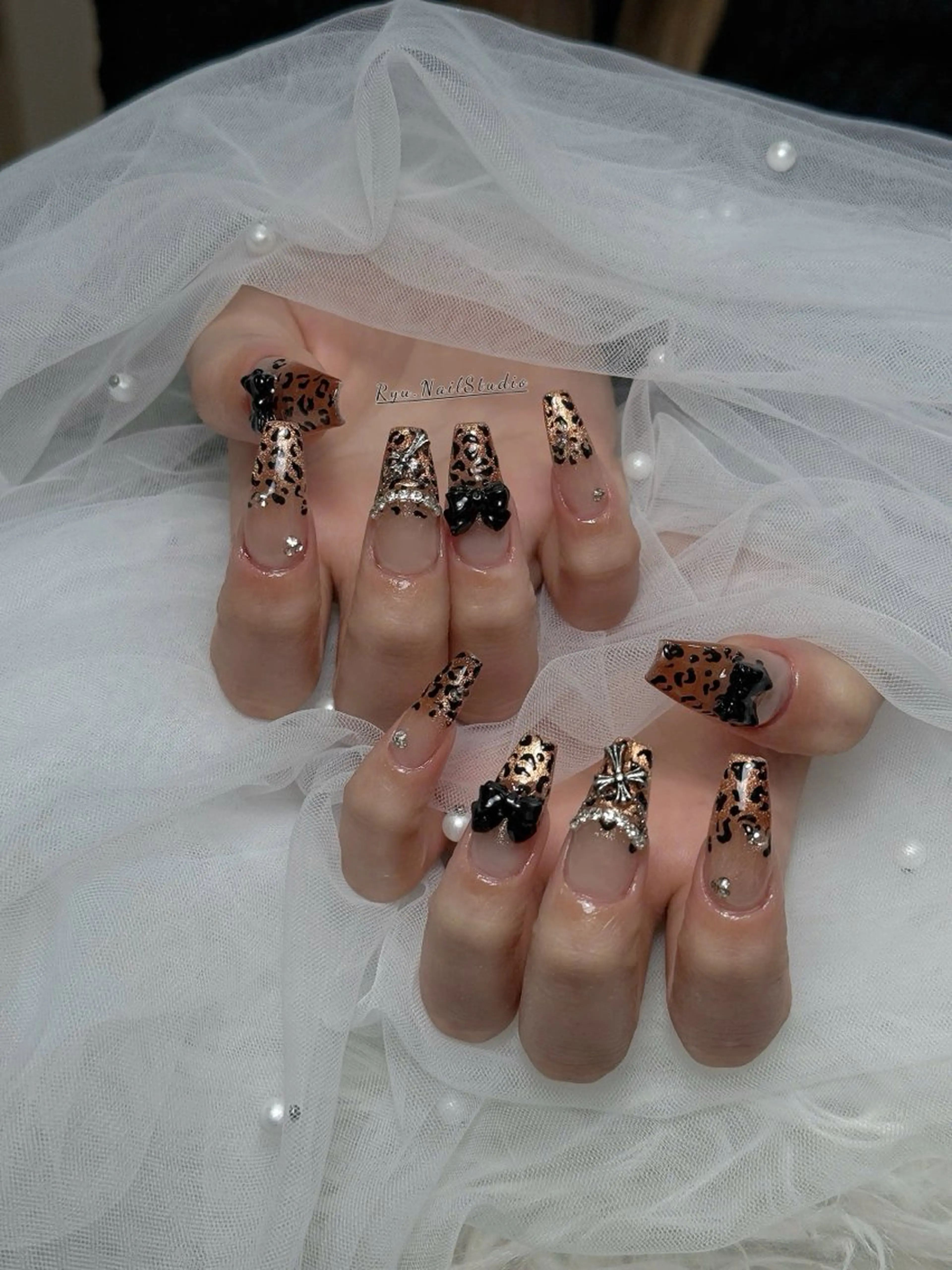 ネイル アートネイル ジェルネイル マグネットネイル ニュアンスネイル シンプルネイル ハンドネイル Ryunail所属・Ryu Nail NekoChanのネイルデザイン