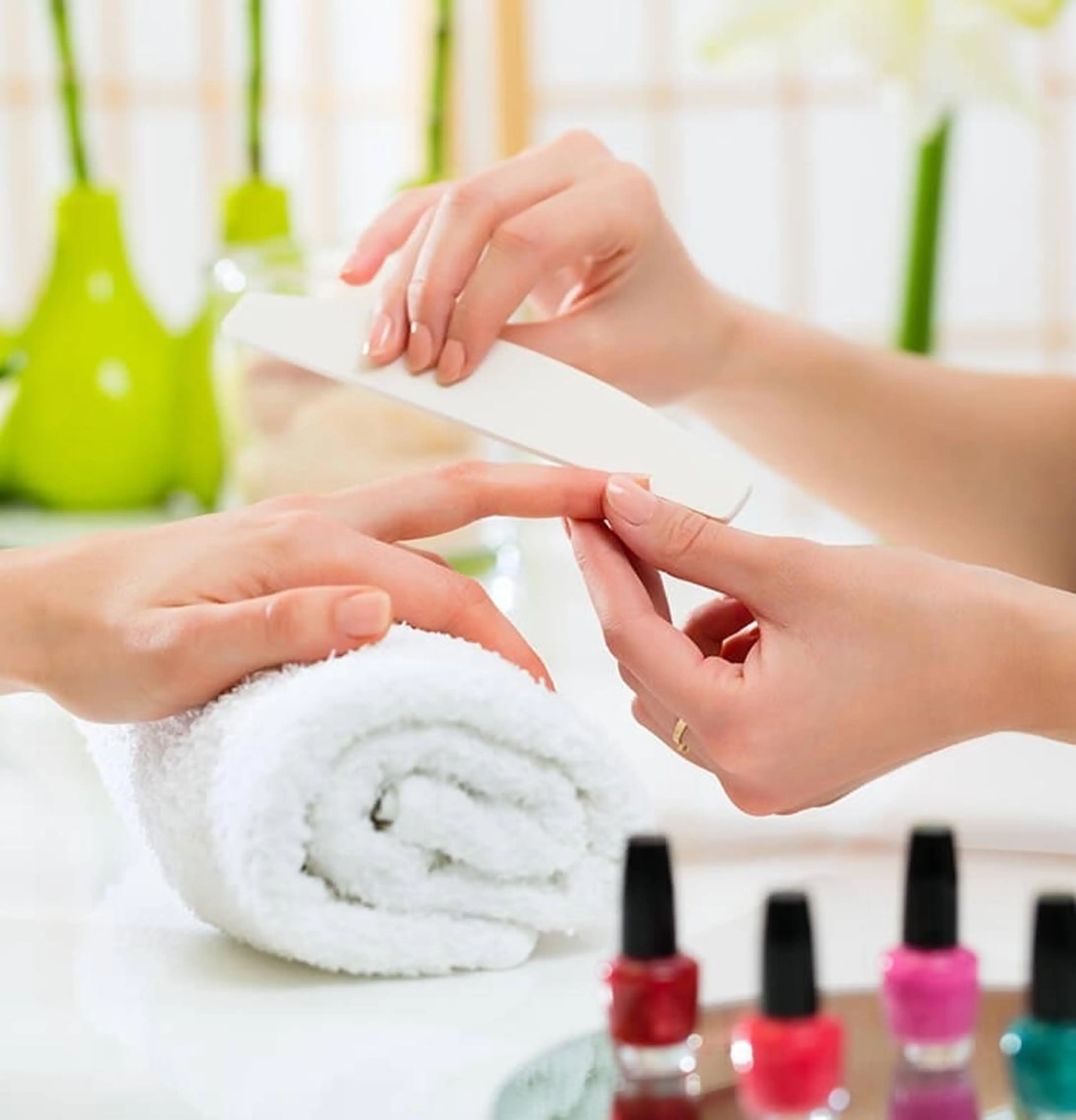 ハンド専用☆ジェルやアクリルを使用した深爪ケアプラン☆ミニサイズネイルオイルプレゼント♪の写真