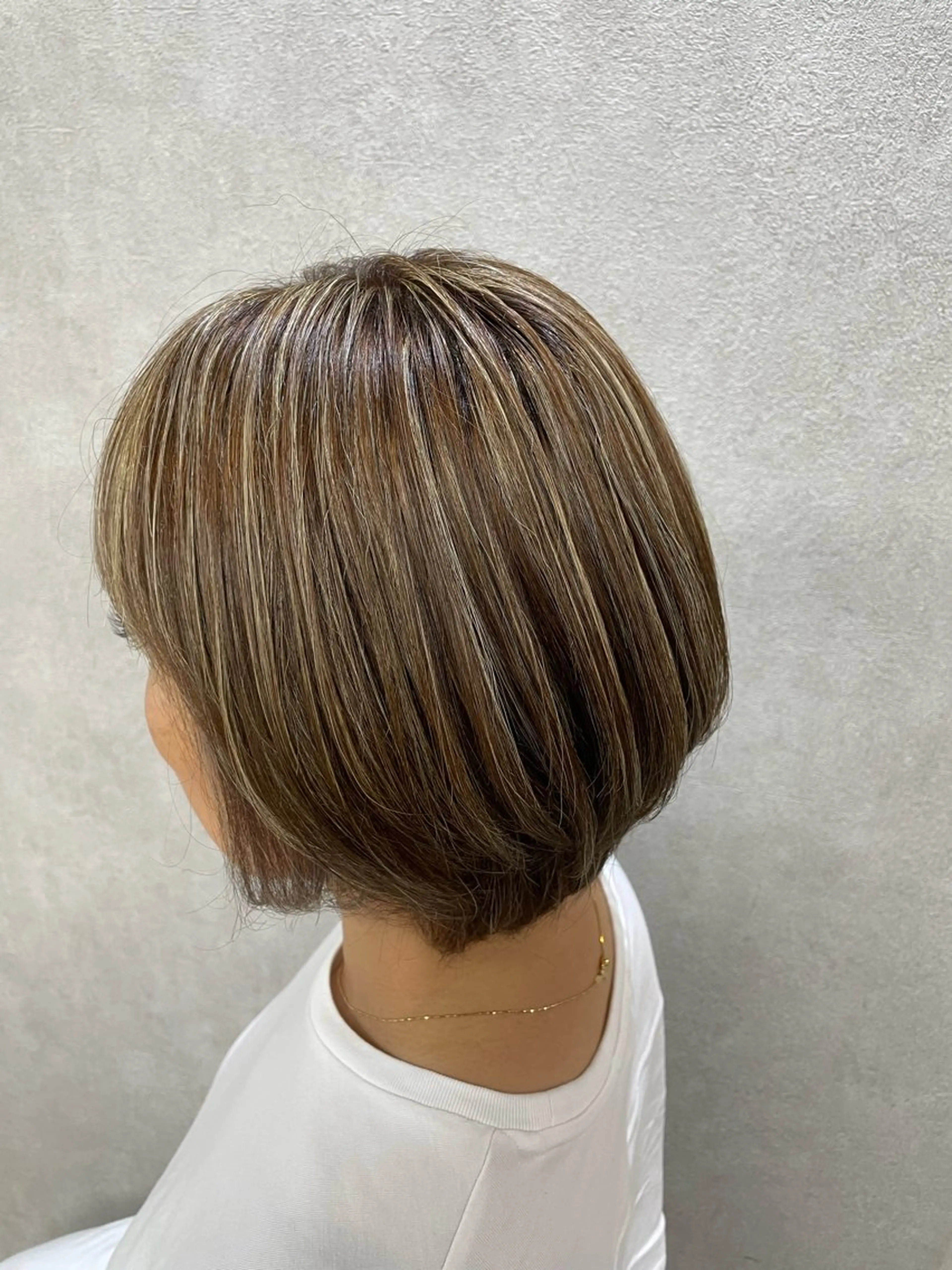 ショート カラー ハイライトカラー ハイライト est MIRAIのヘアスタイル