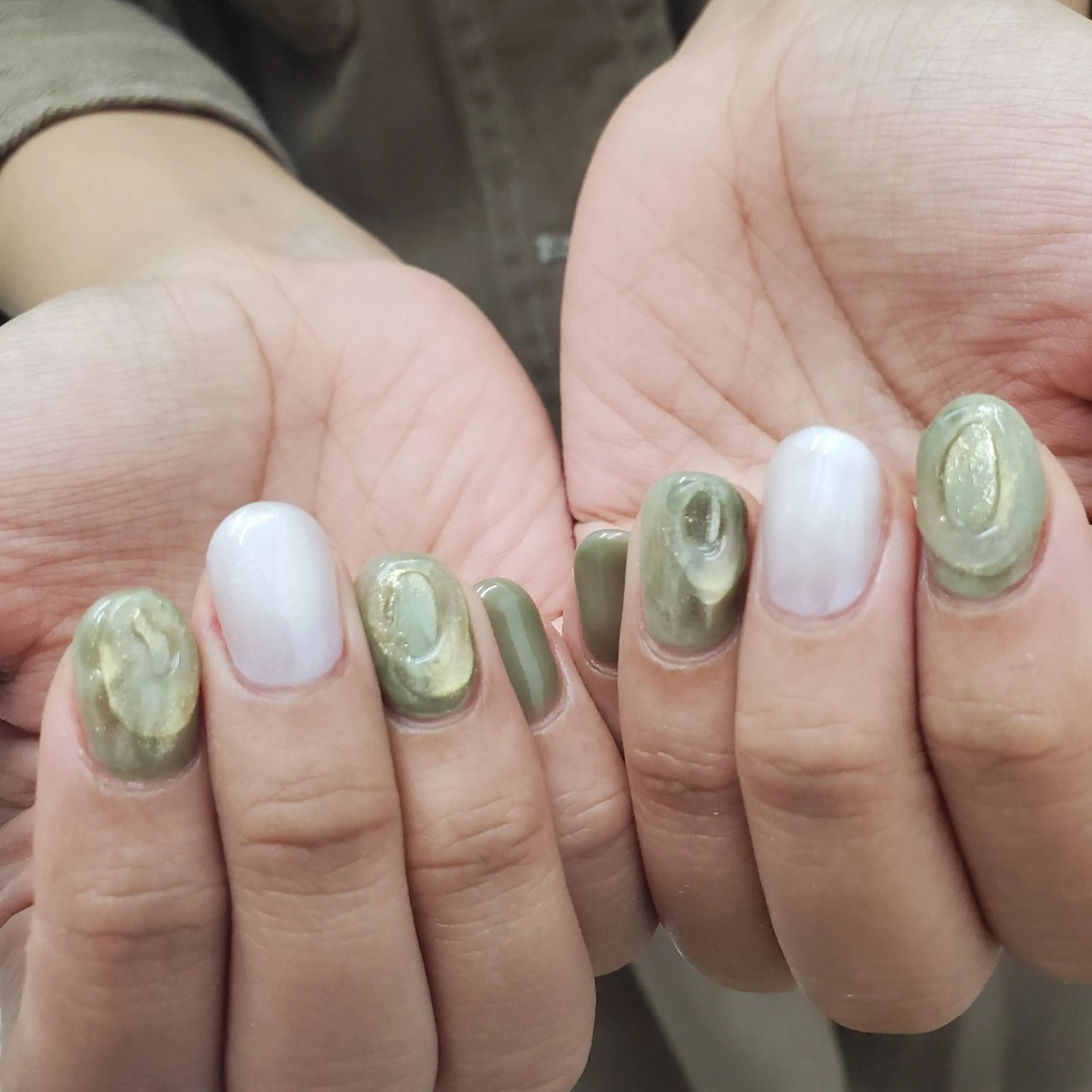 ネイル ニュアンスネイル MOM  原宿店所属・MoM マムネイル原宿のネイルデザイン