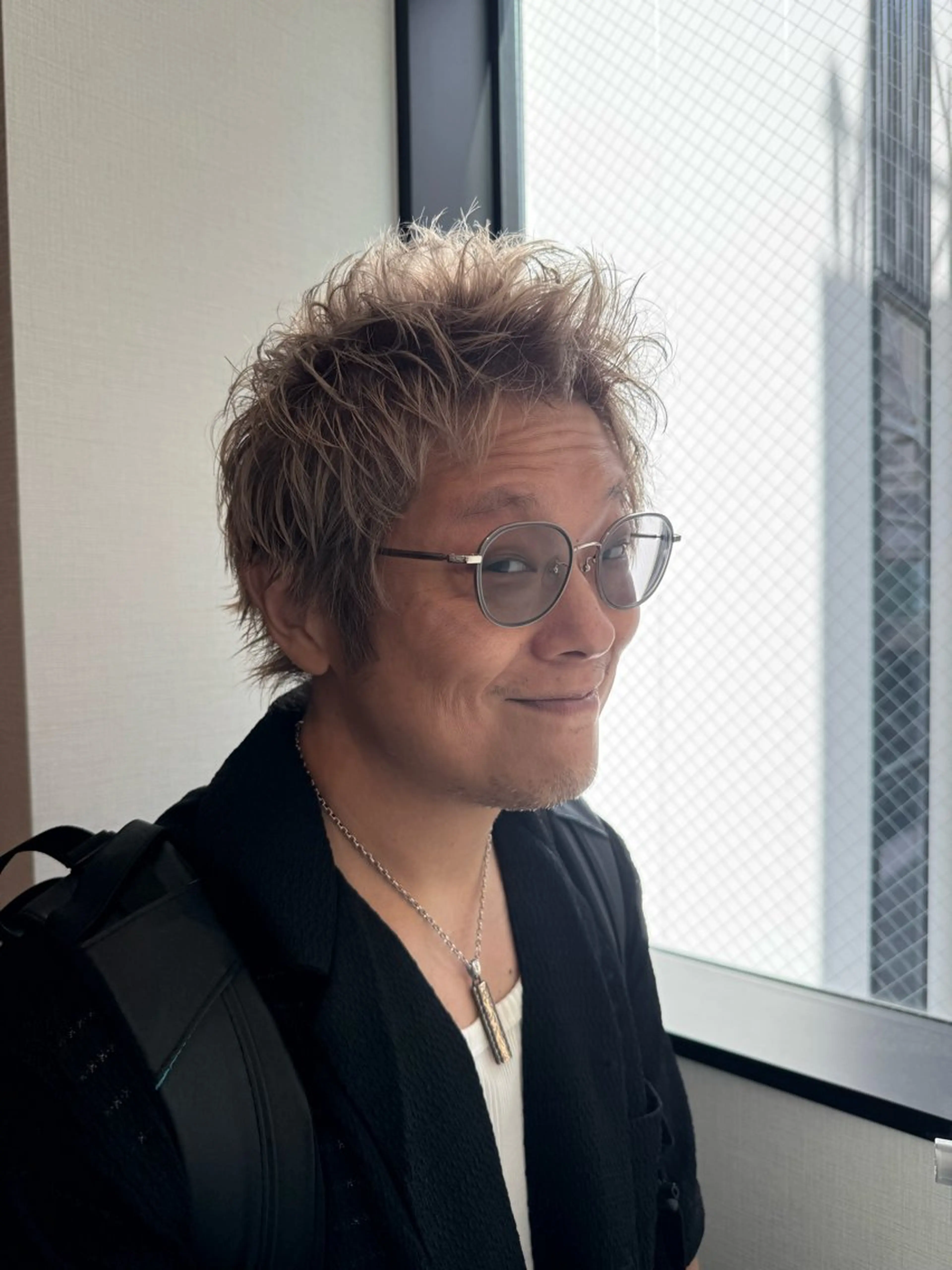 ショート ハイトーン/レイヤー SHUNのヘアスタイル