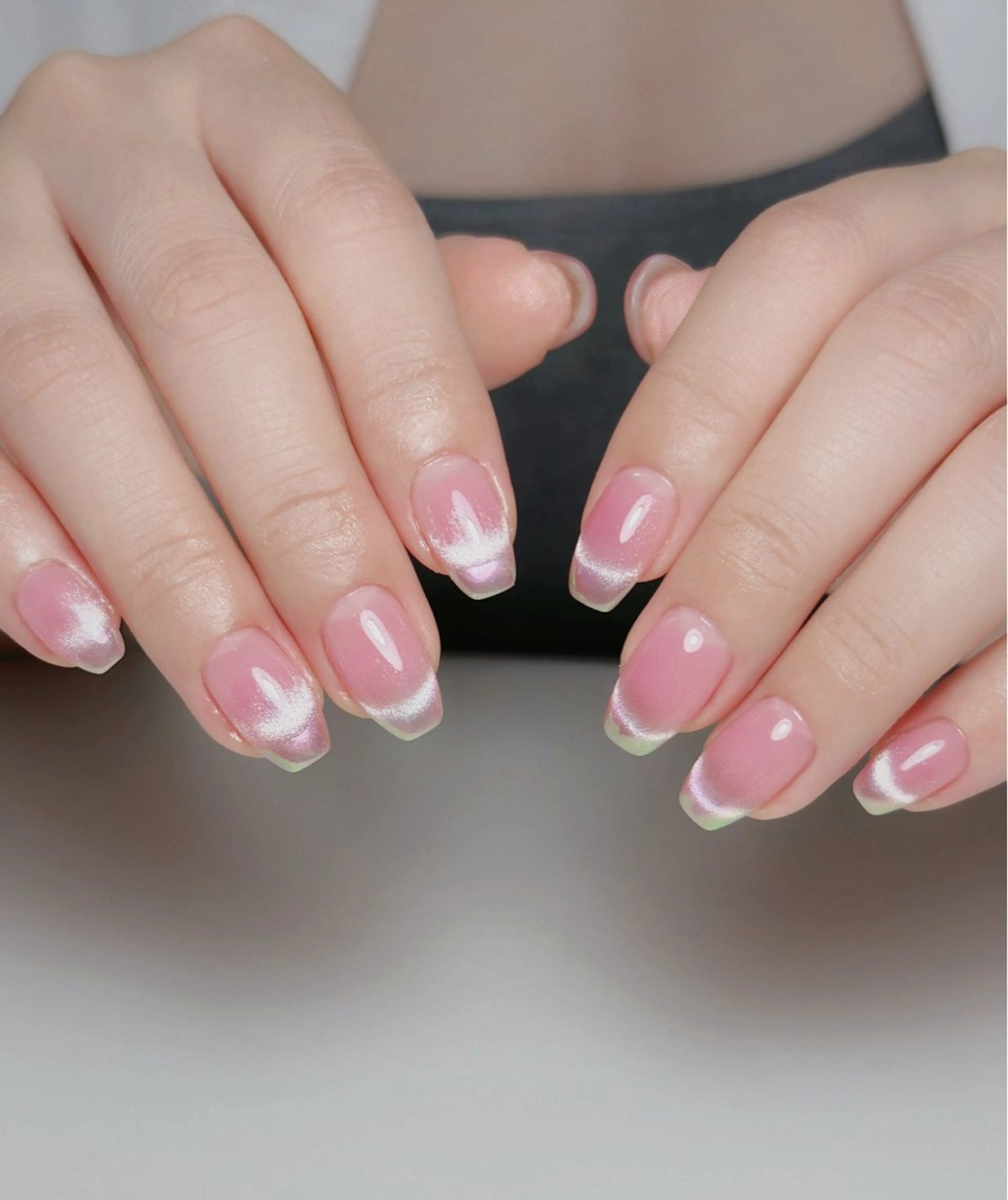 ネイル オーロラネイル 長さ出し フットネイル 韓国ネイル ラメ(グリッター) 👍thumbs up nail👍のネイルデザイン