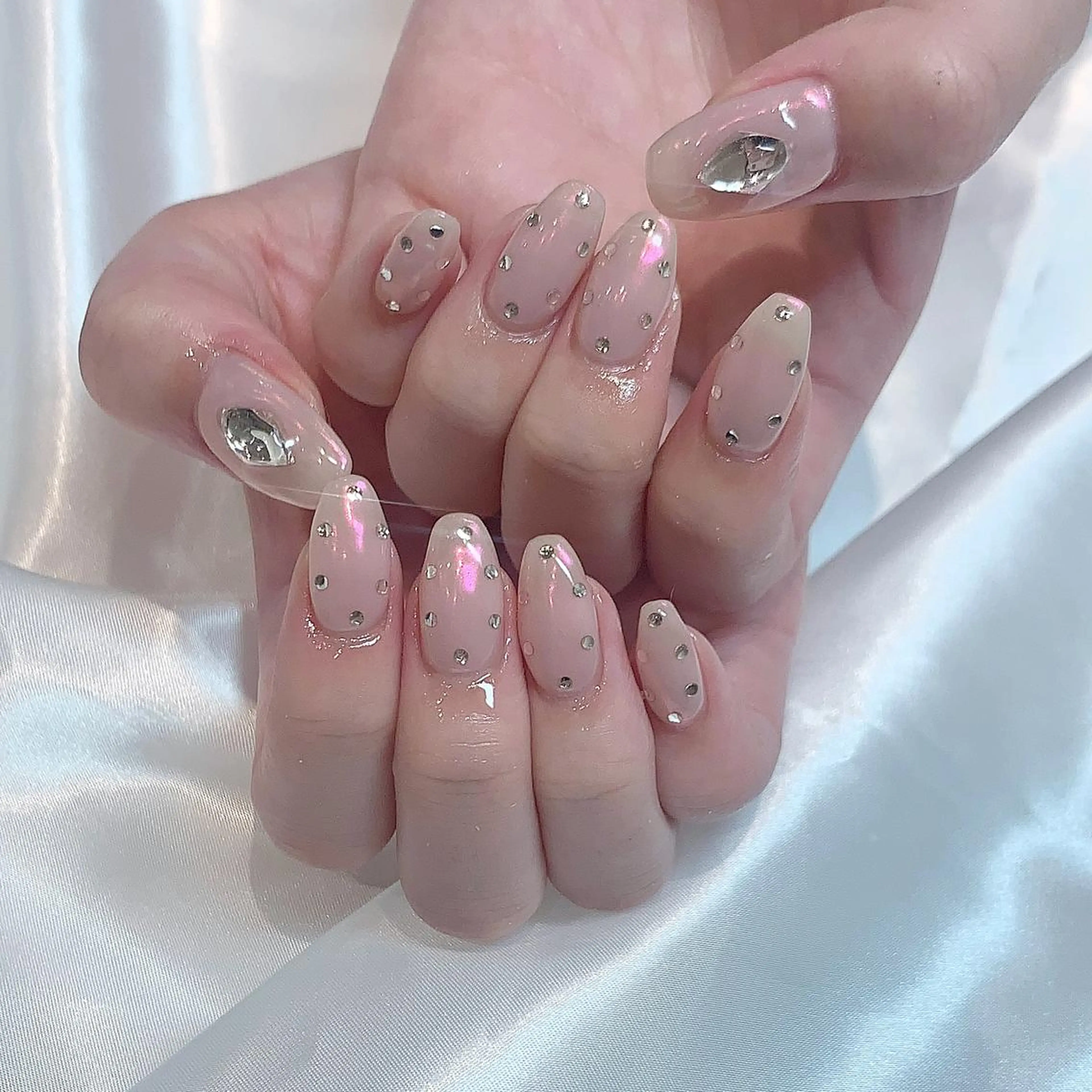ネイル オーロラネイル キラキラネイル ピンク ハンドネイル Kanon 🤍のネイルデザイン