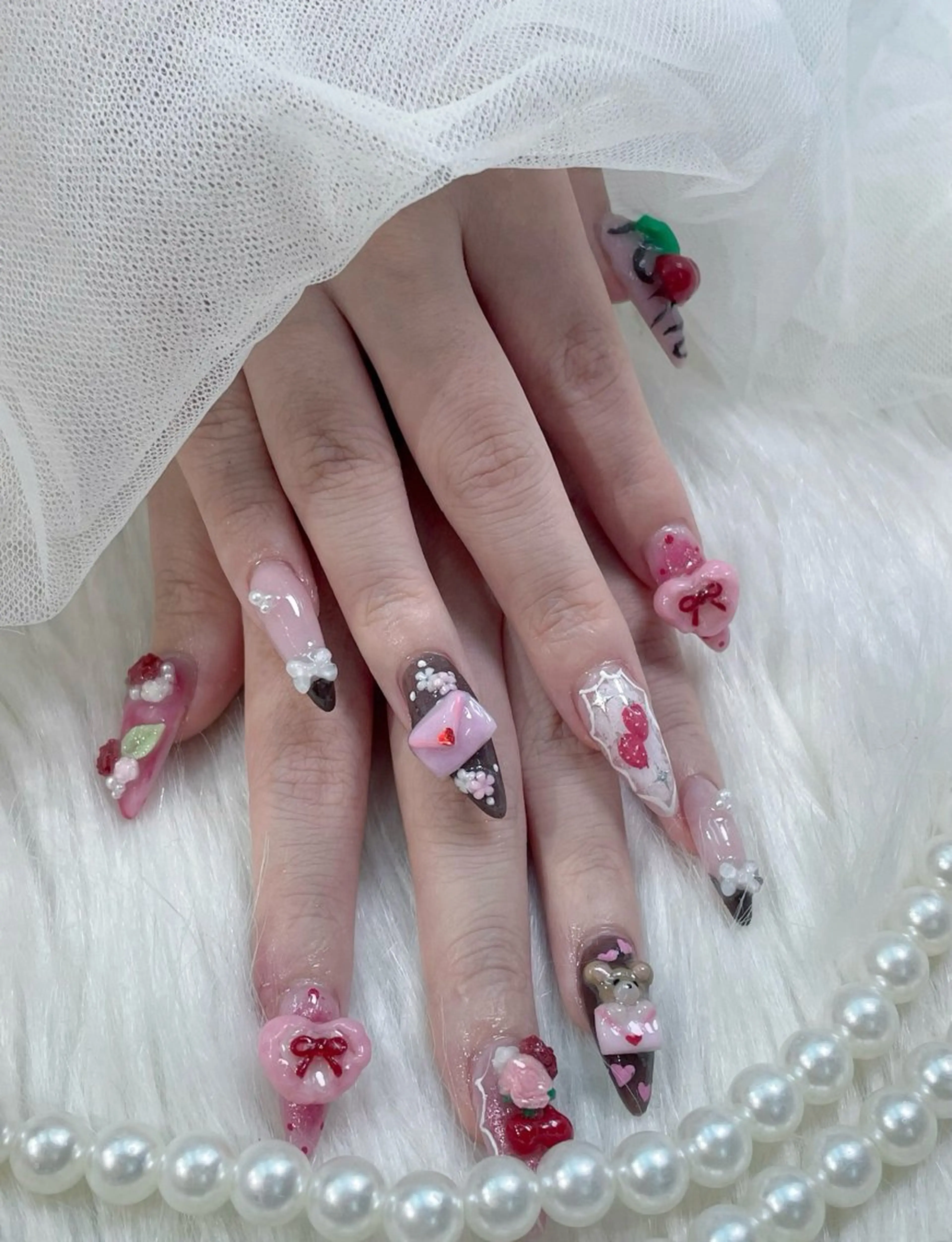 ネイル アートネイル バレンタイン ベスティオーラ所属・ベスティオーラ 花香のネイルデザイン