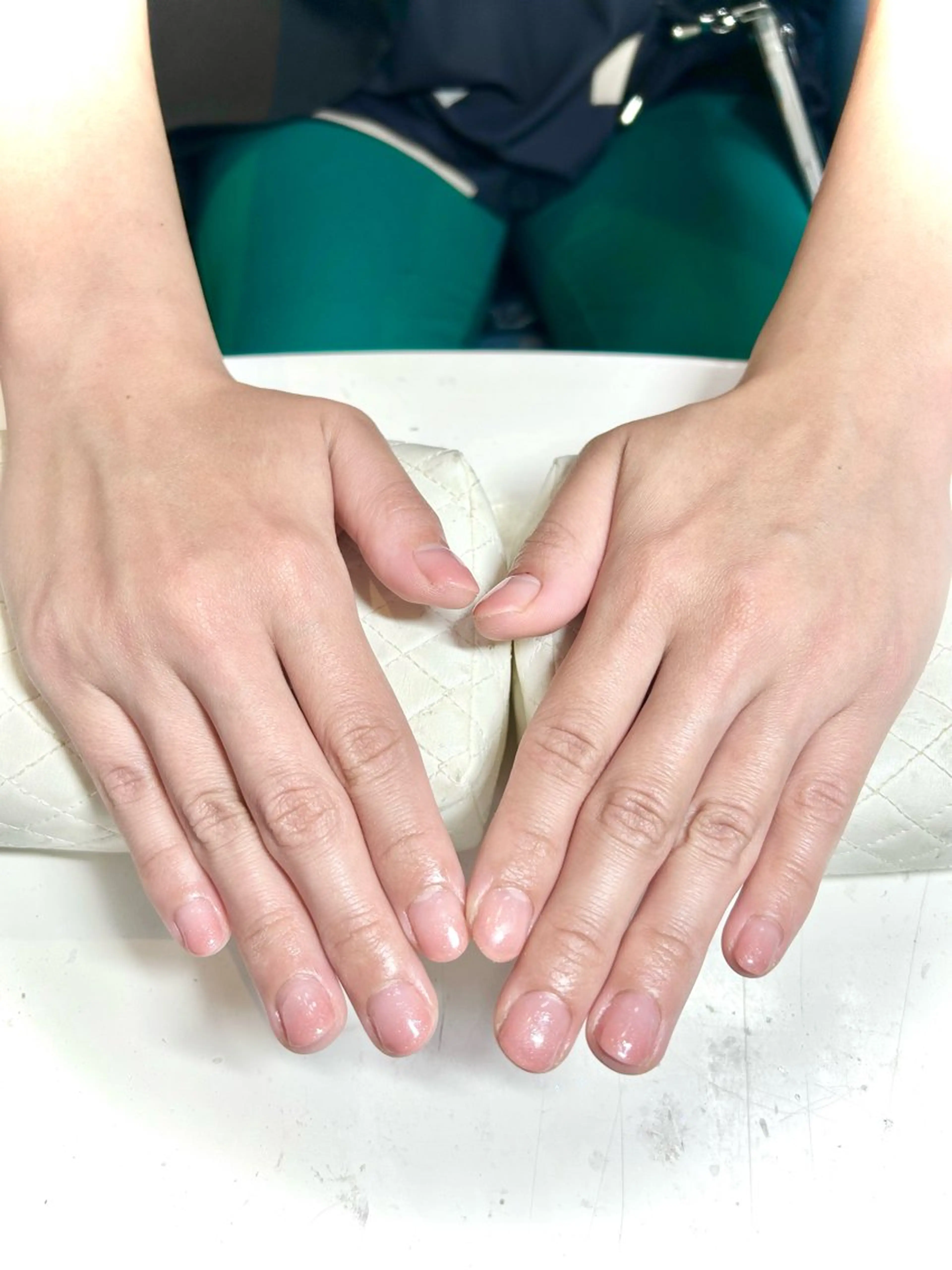 ネイル グラデーション ピンク ネイルサロンエーナイン札幌大通本店所属・宇野 舞美のネイルデザイン