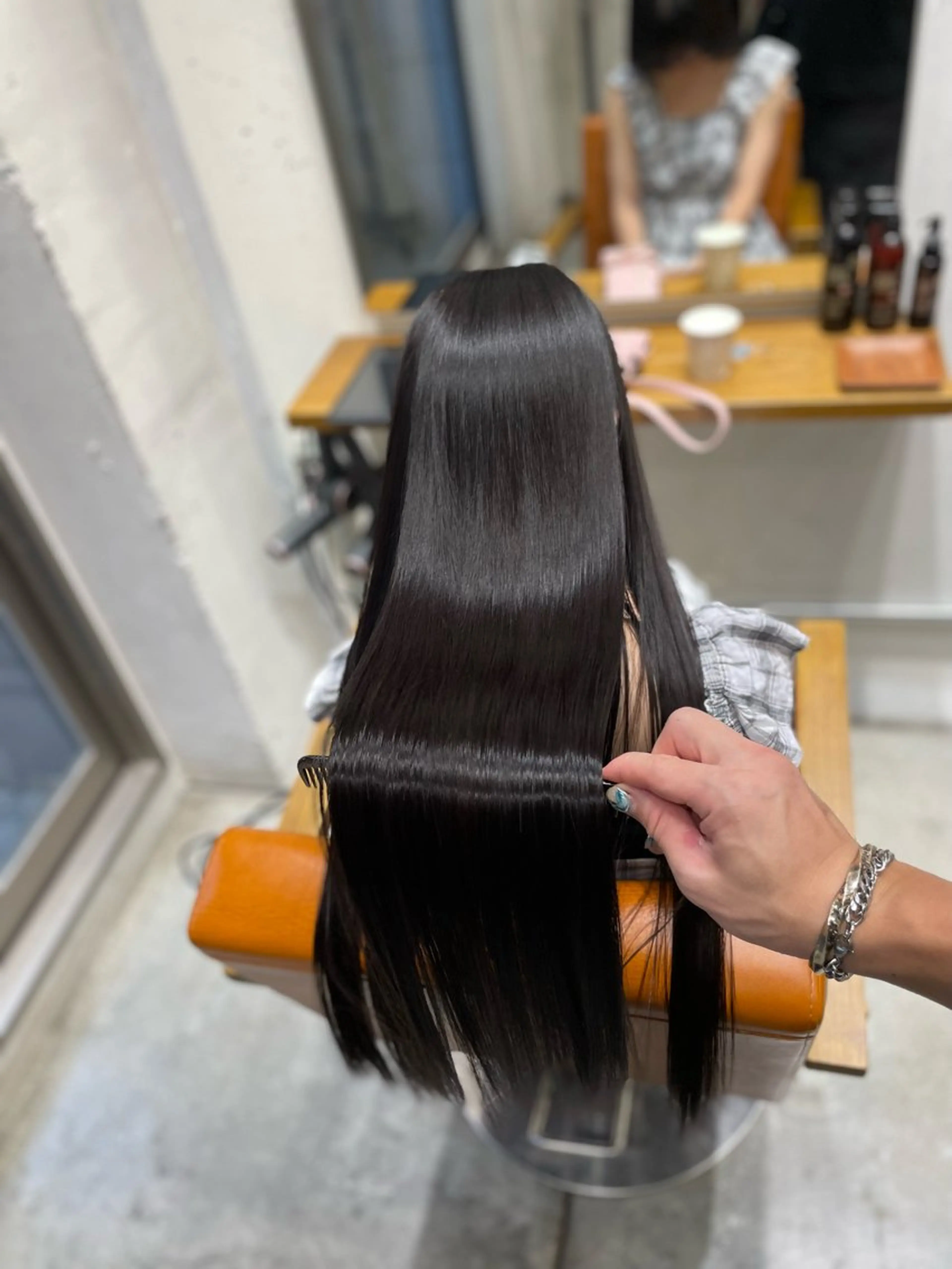 ロング RAF   TOKYO所属・複雑履歴に対応ブリー チ無しダブルカラーのヘアスタイル