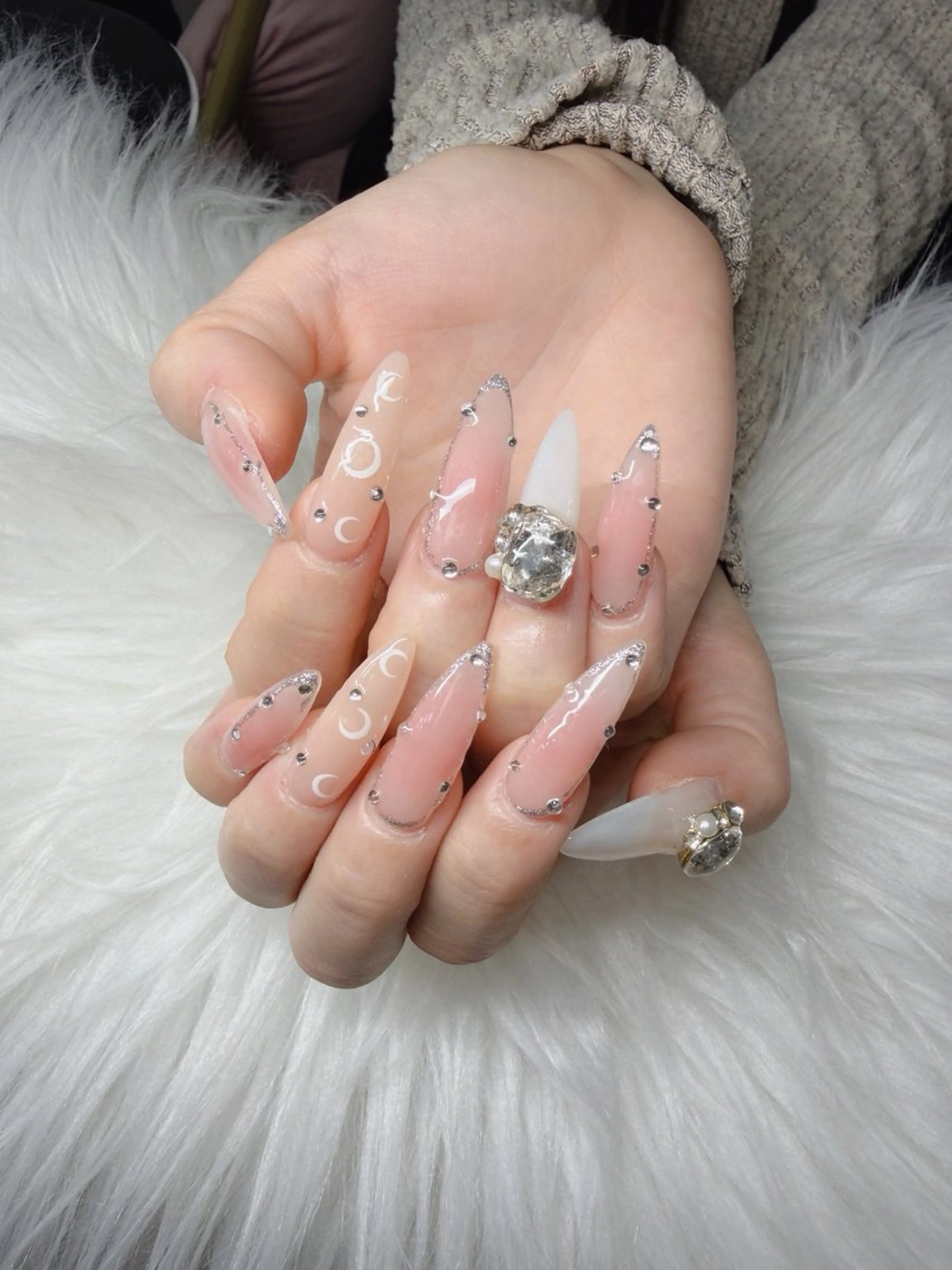 ネイル 長さ出し グラデーション 卒業式 キラキラネイル マグネットネイル Lee Nailsのネイルデザイン