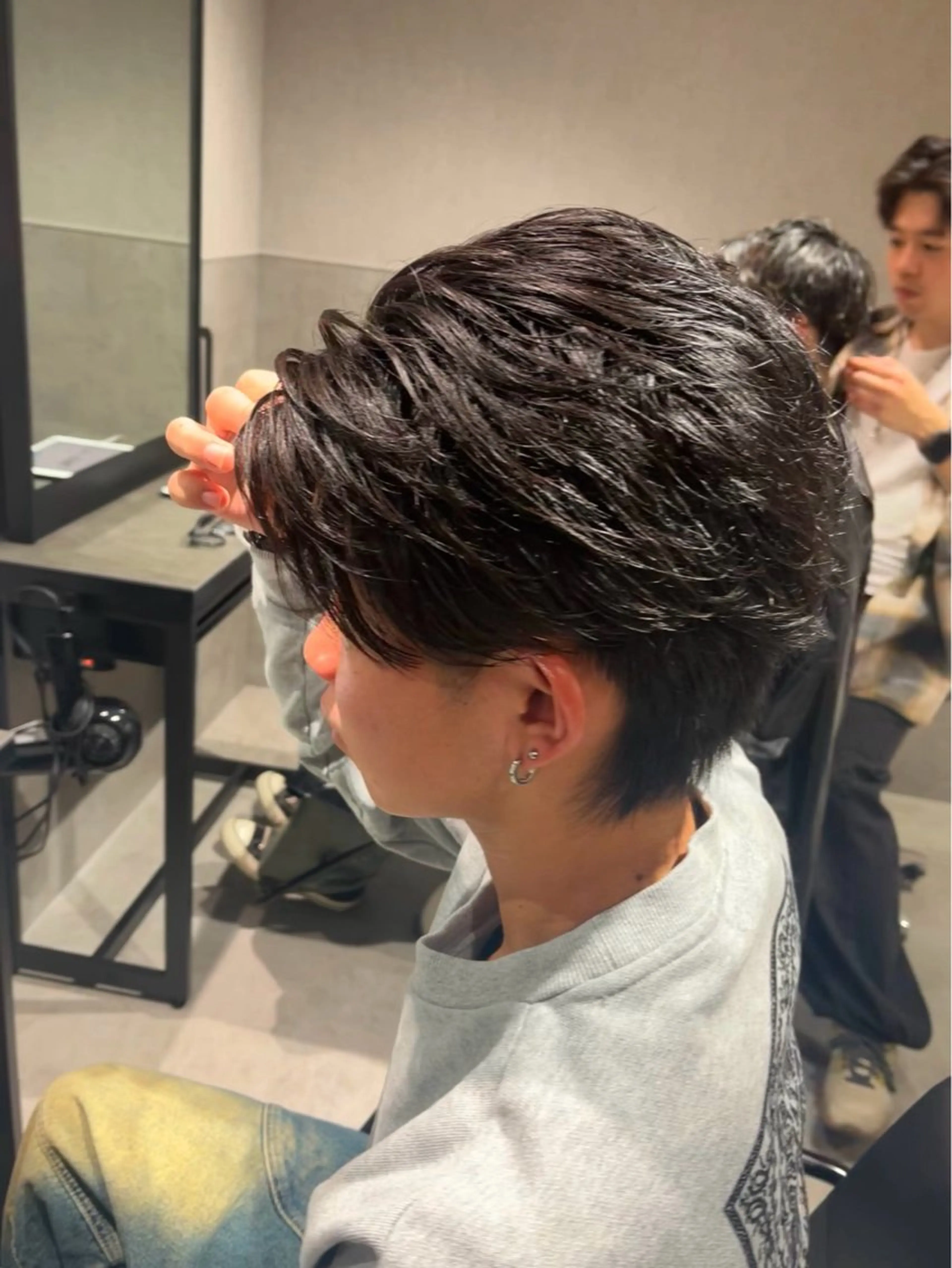 ショート カラー パーマ メンズ カット パーマ 【シャドウパーマ センターパート】義心のヘアスタイル